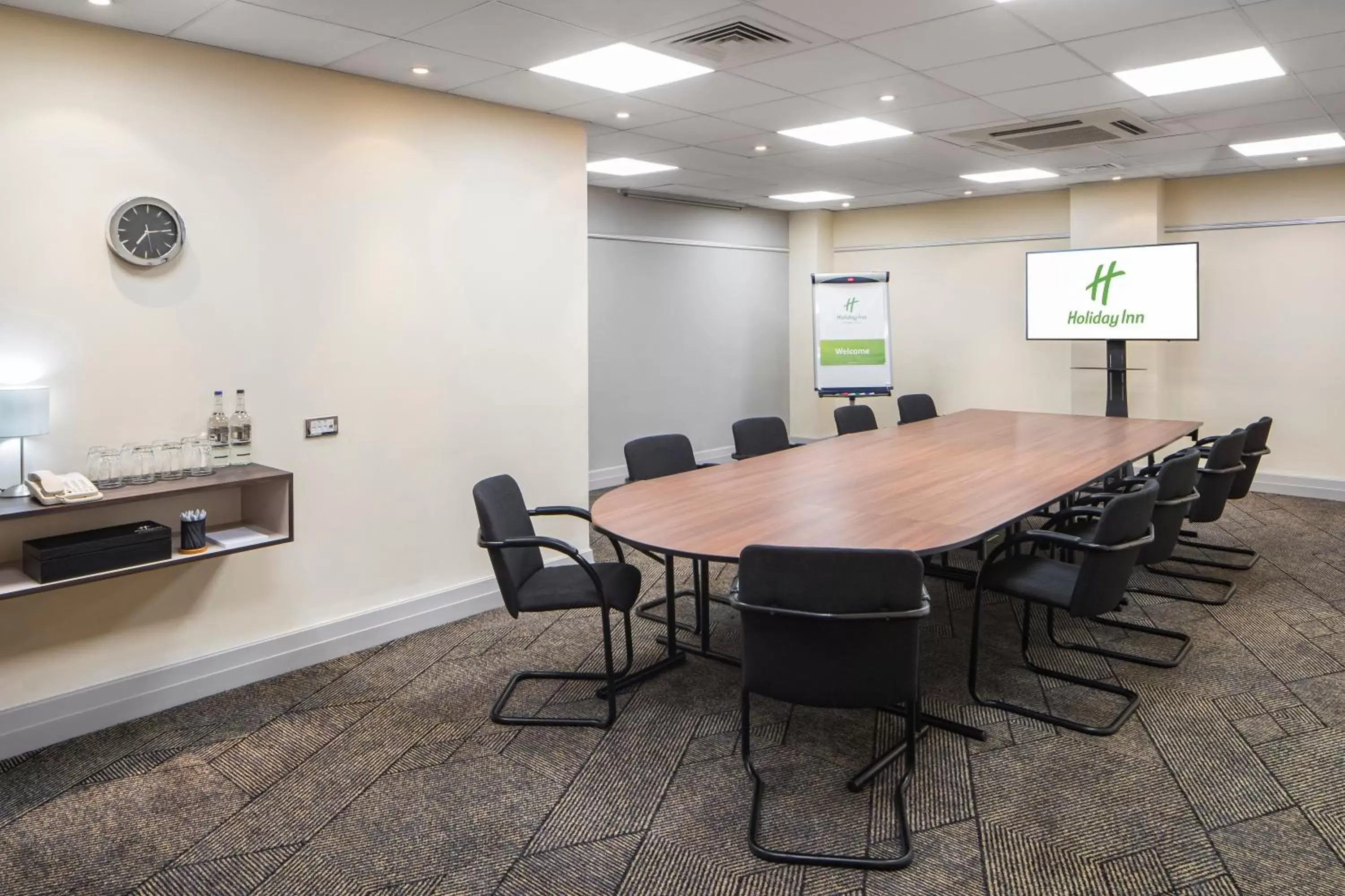 Meeting/conference room in Holiday Inn Peterborough West, an IHG Hotel