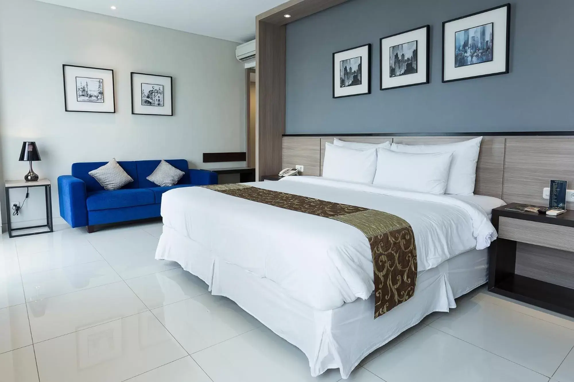 Bed in Montana Premier Senggigi