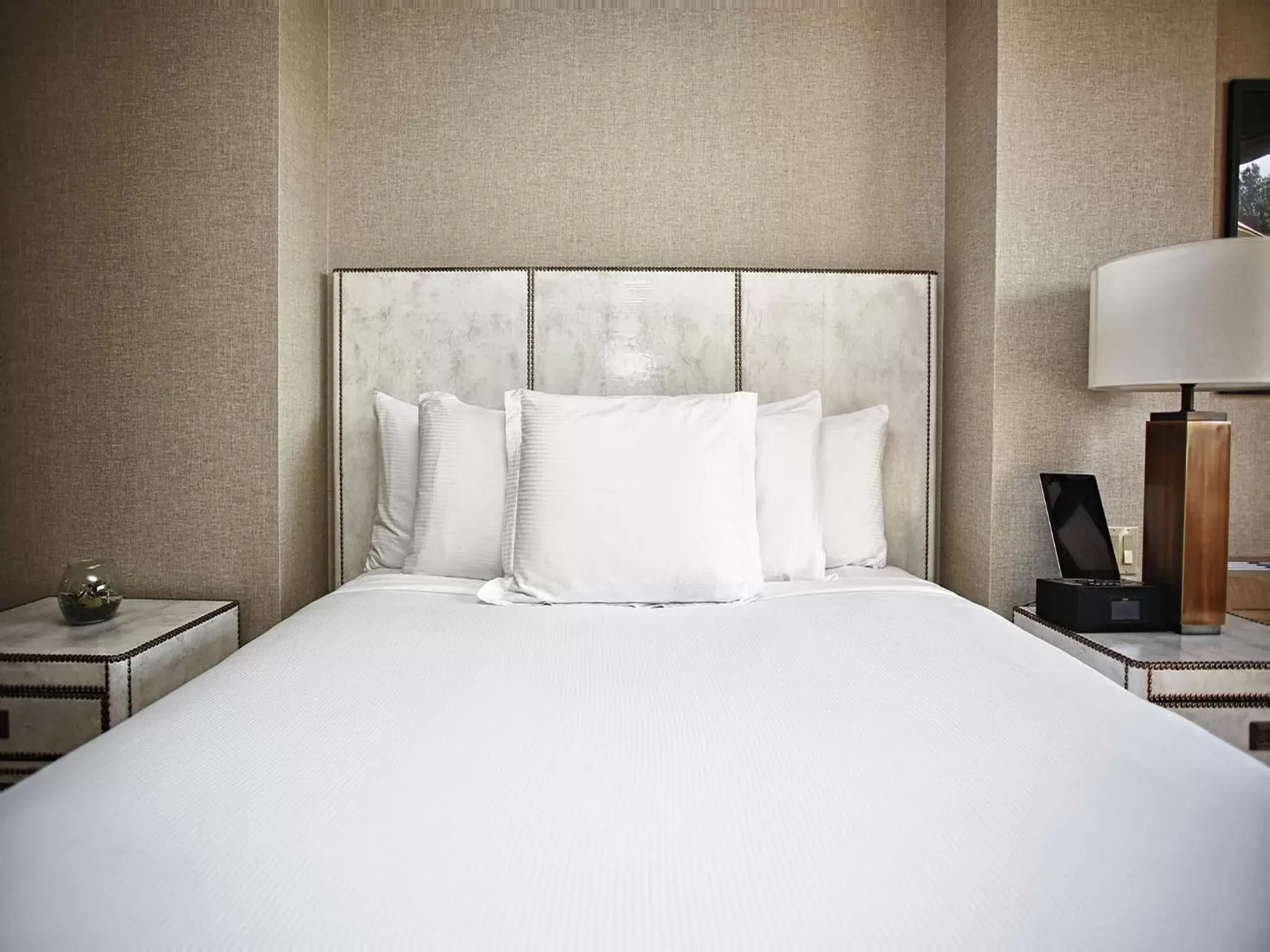 Bed in The J House Greenwich Hotel Bed in The J House Greenwich Hotel