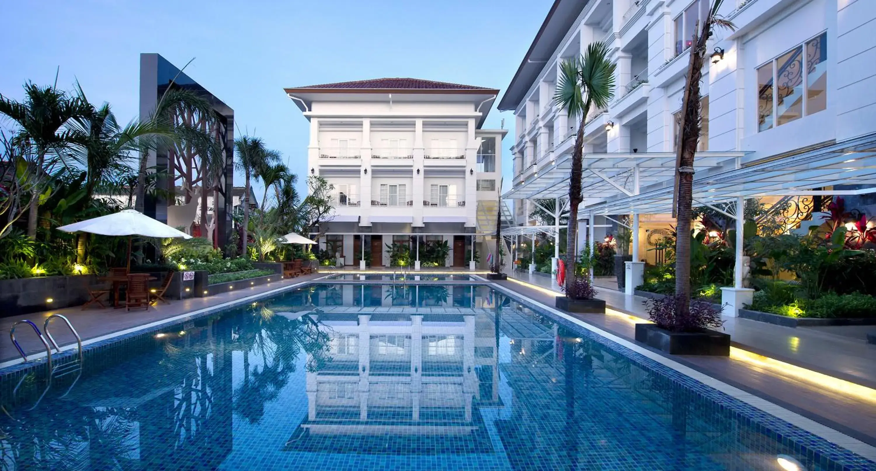 Swimming Pool in Gallery Prawirotaman Hotel
