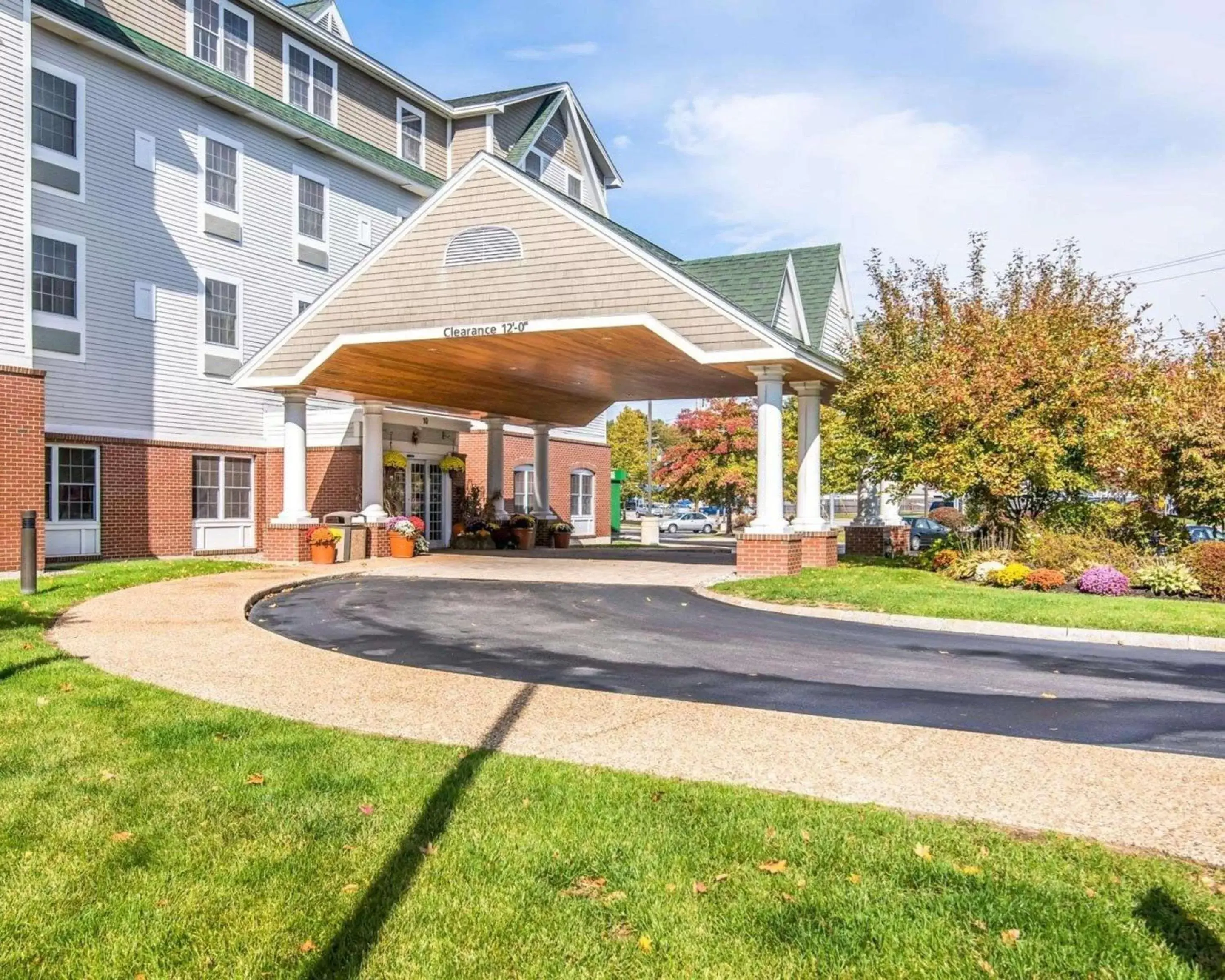 Property Building in Comfort Inn & Suites Dover-Portsmouth