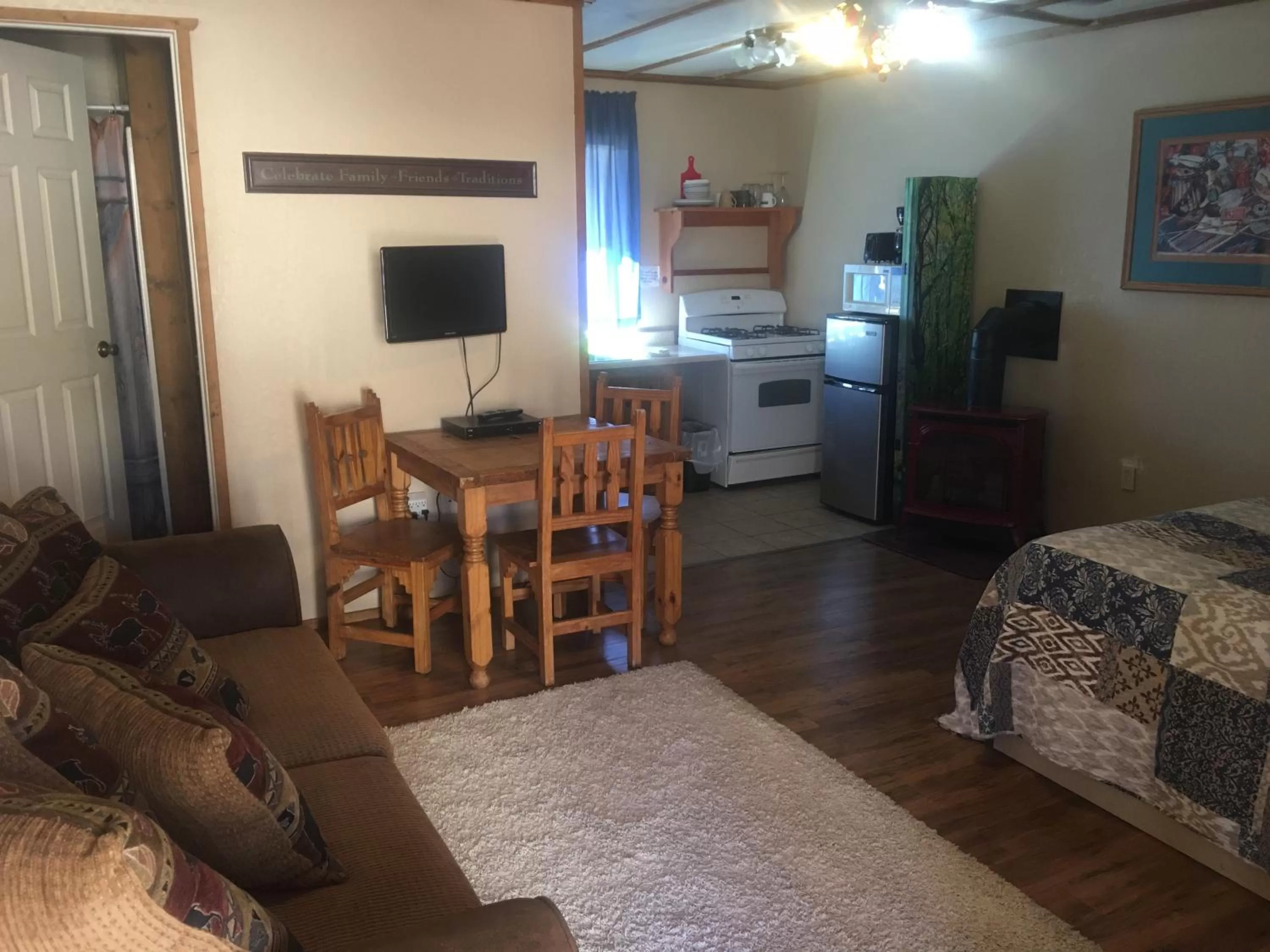 Bed in Rainbows End Fishing Resort