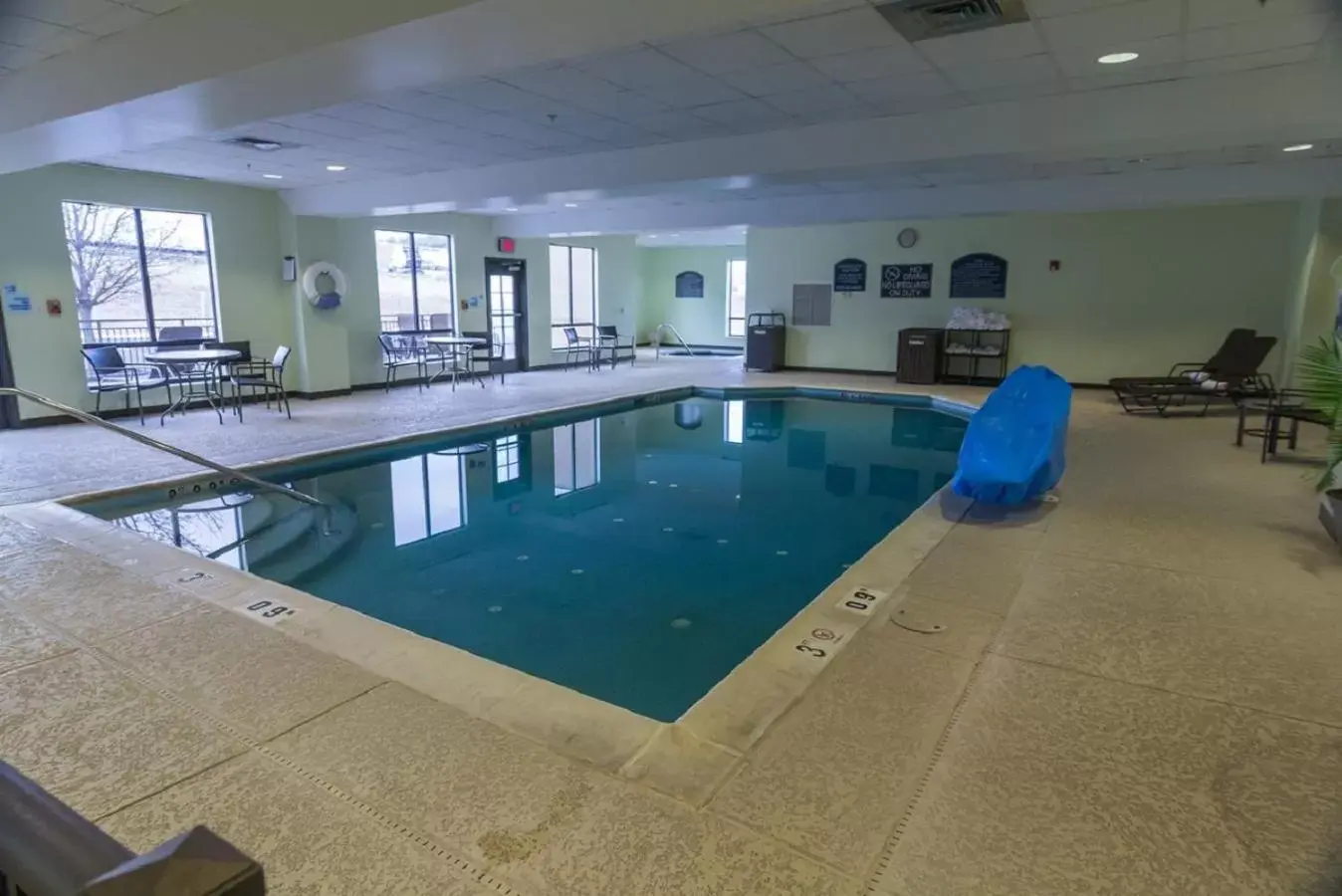 , Swimming Pool in Holiday Inn Express and Suites Winchester, an IHG Hotel