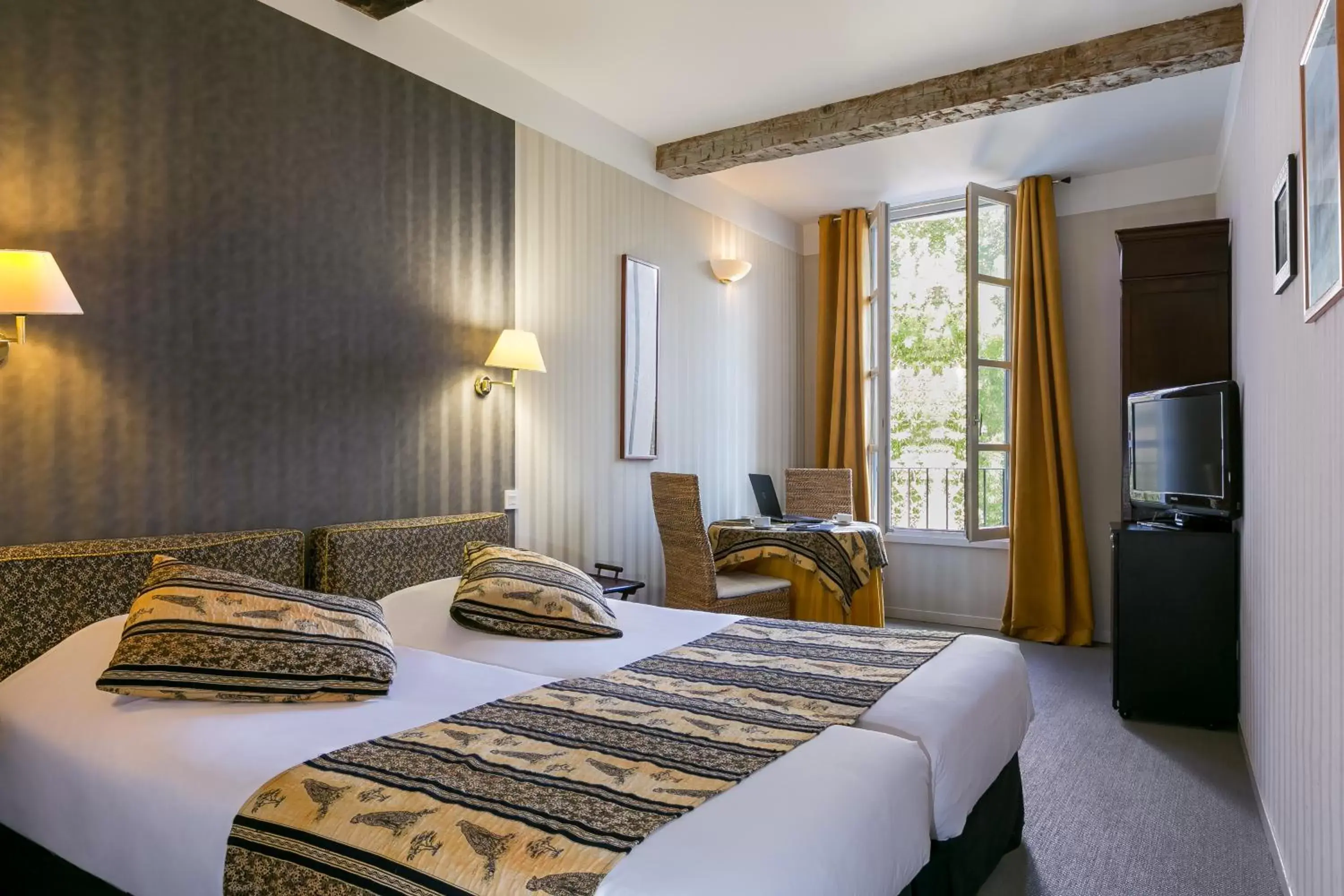 Day, Bed in Best Western Hotel Le Guilhem
