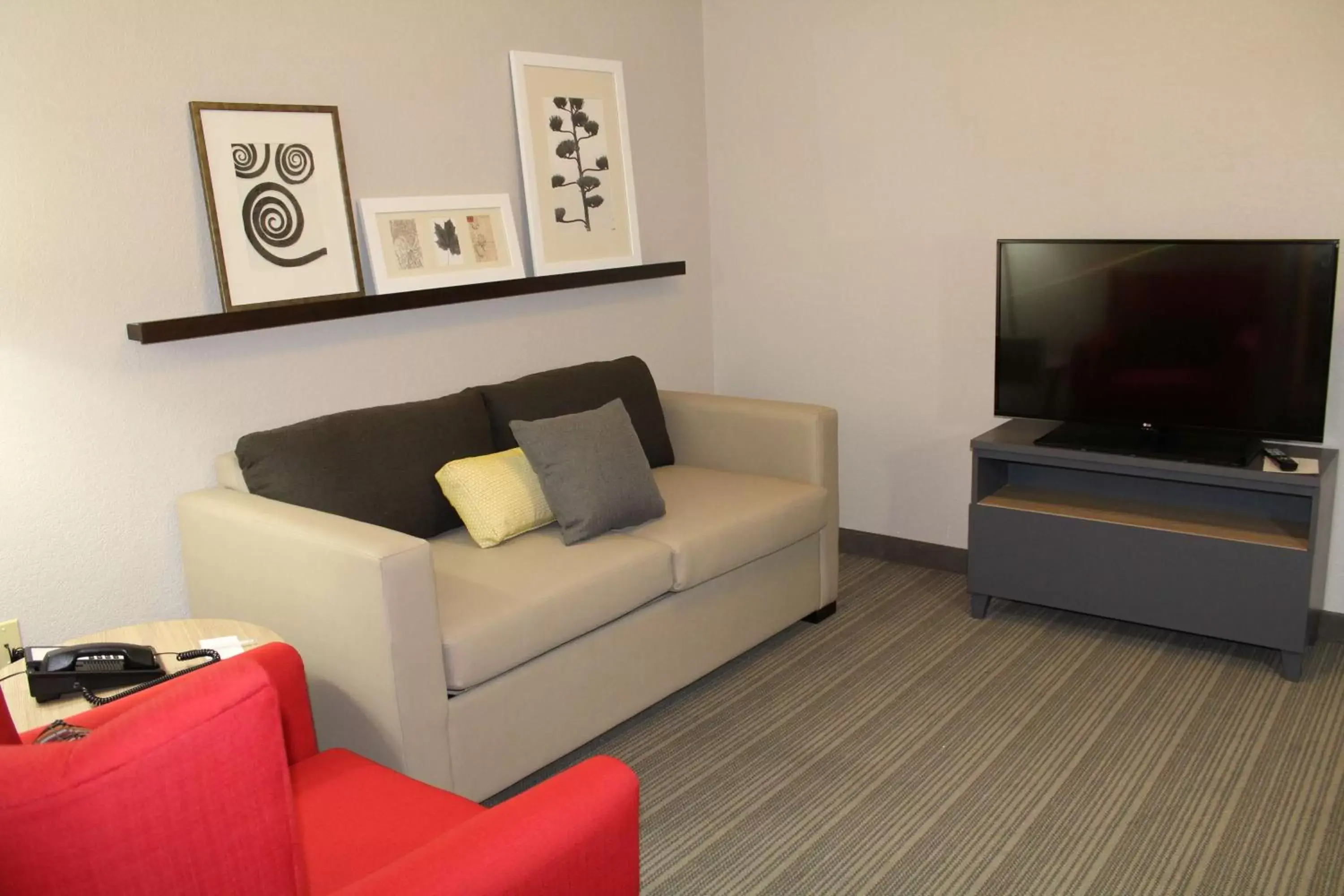 Photo of the whole room, Seating Area in Country Inn & Suites by Radisson, Brooklyn Center, MN