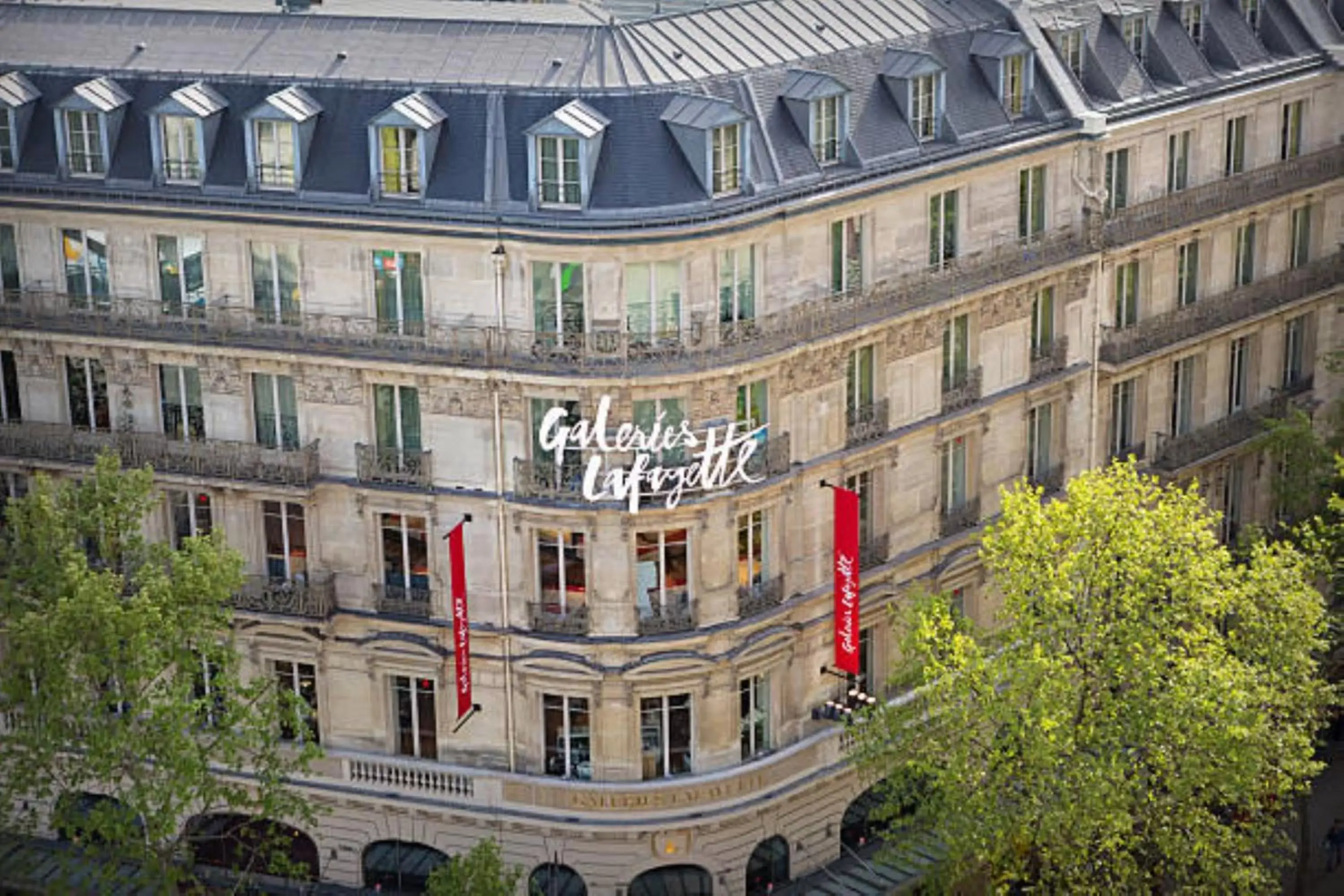 Area and facilities in Holiday Inn Paris Elysées, an IHG Hotel