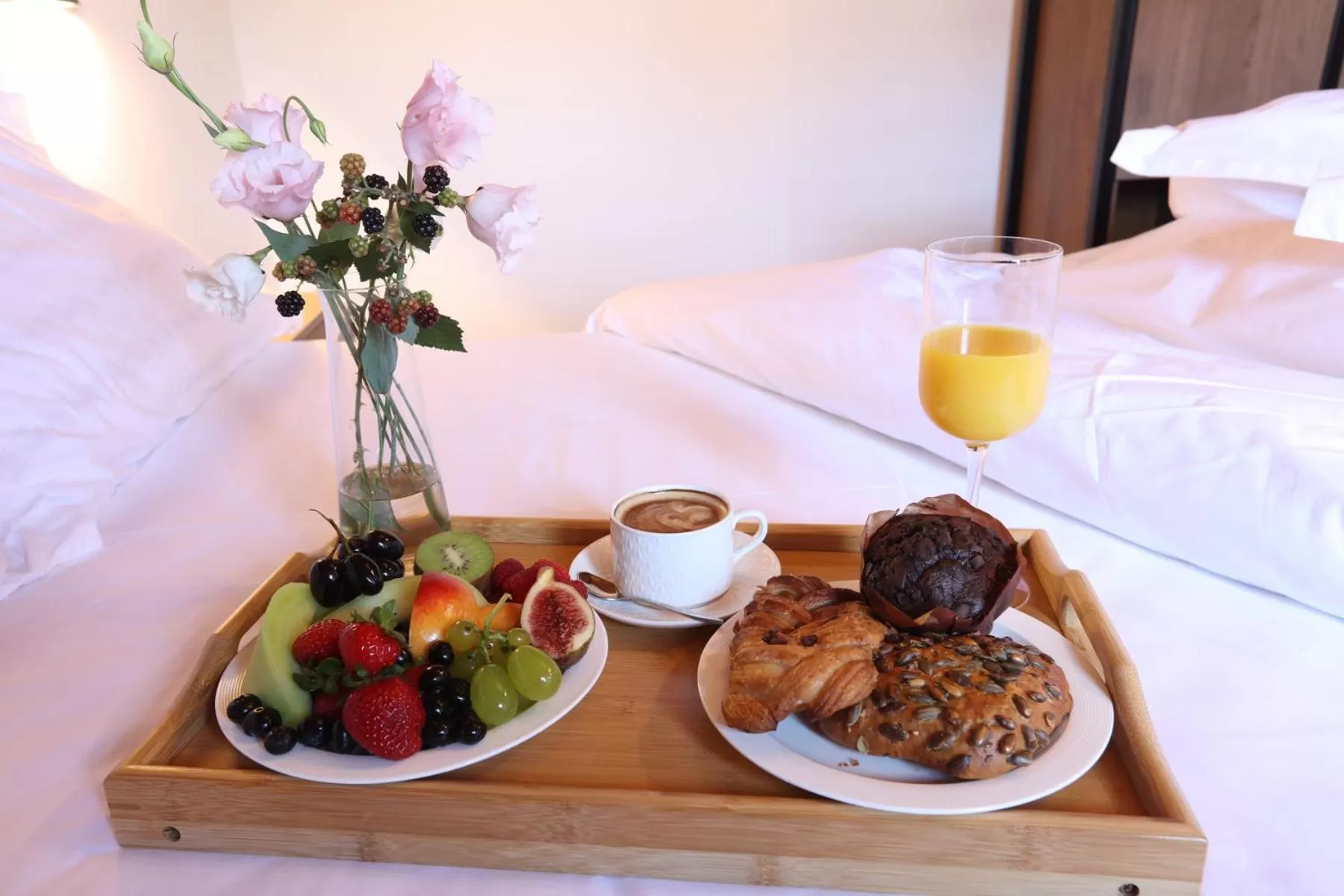 Breakfast, Bed in Grand Boutique Hotel