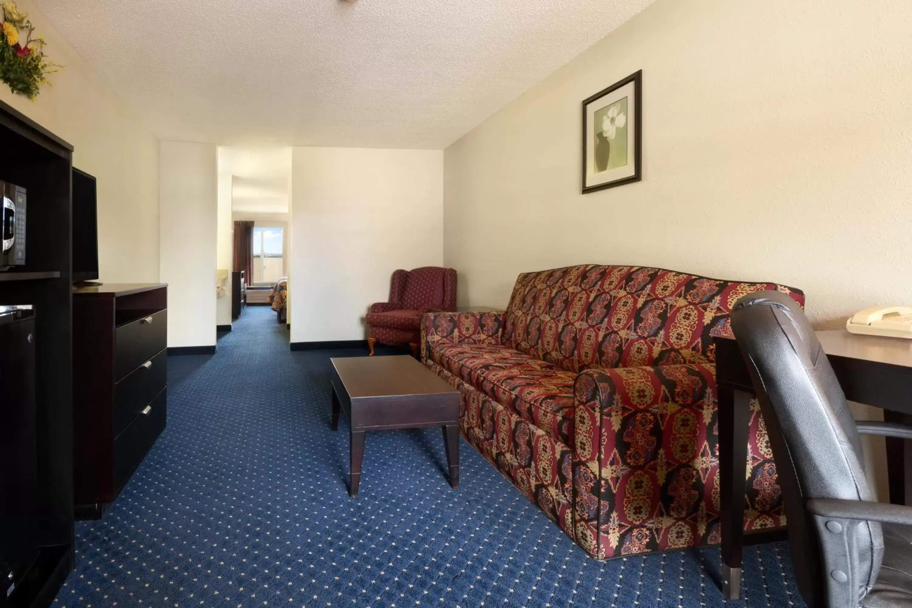 Seating Area in Days Inn by Wyndham Alma