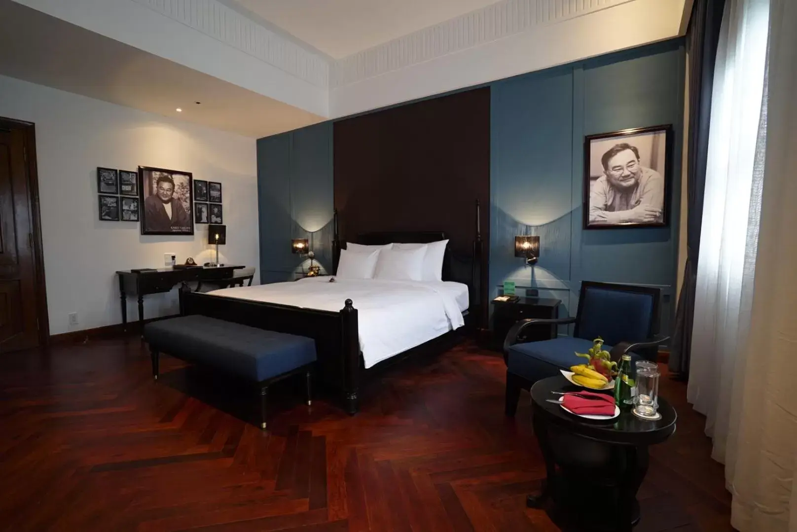 Photo of the whole room, Bed in Hotel Majestic Saigon