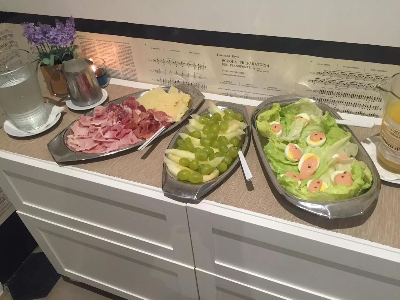 Breakfast in L'Opera Buffa