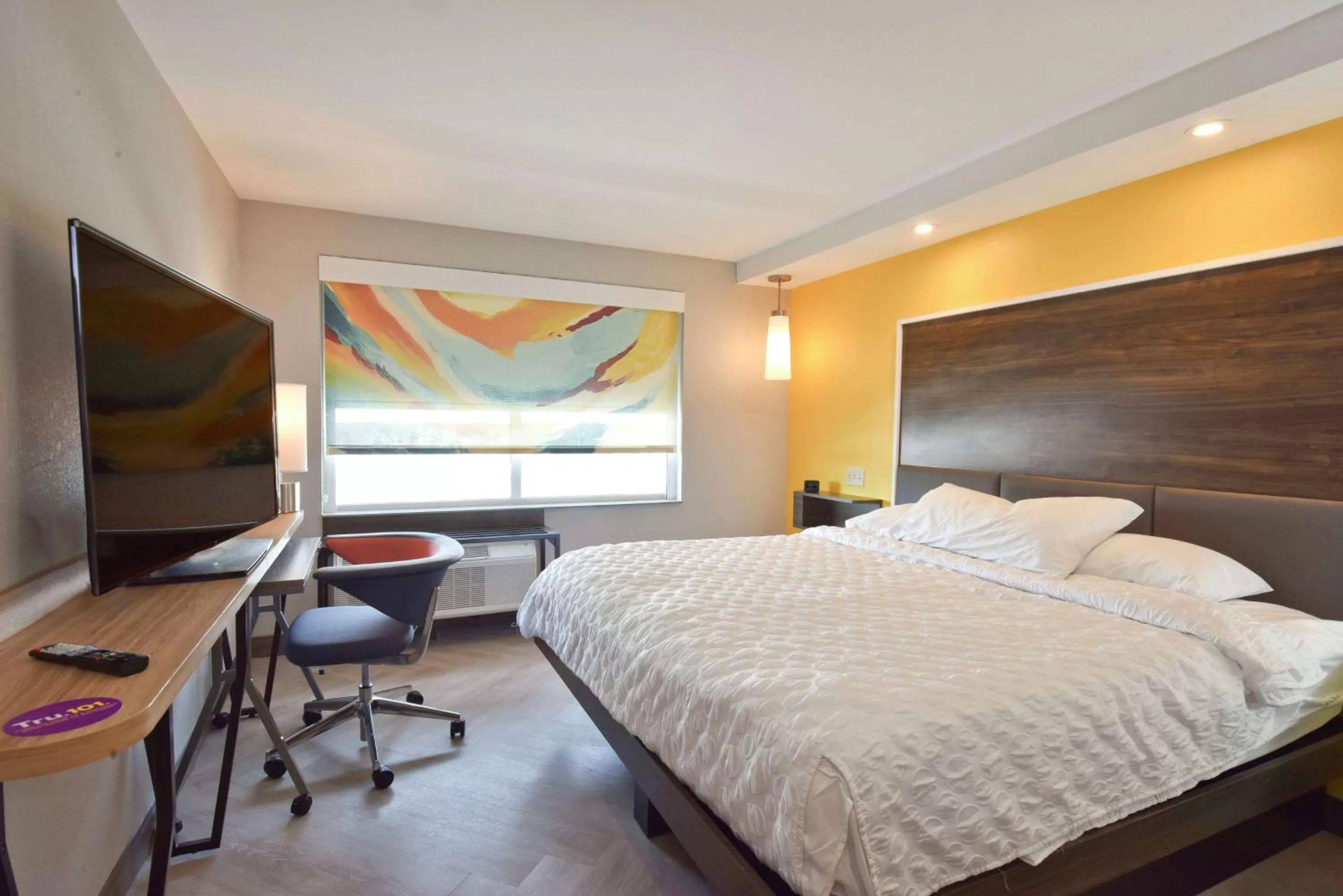 Bedroom, Bed in Tru By Hilton Lawrence