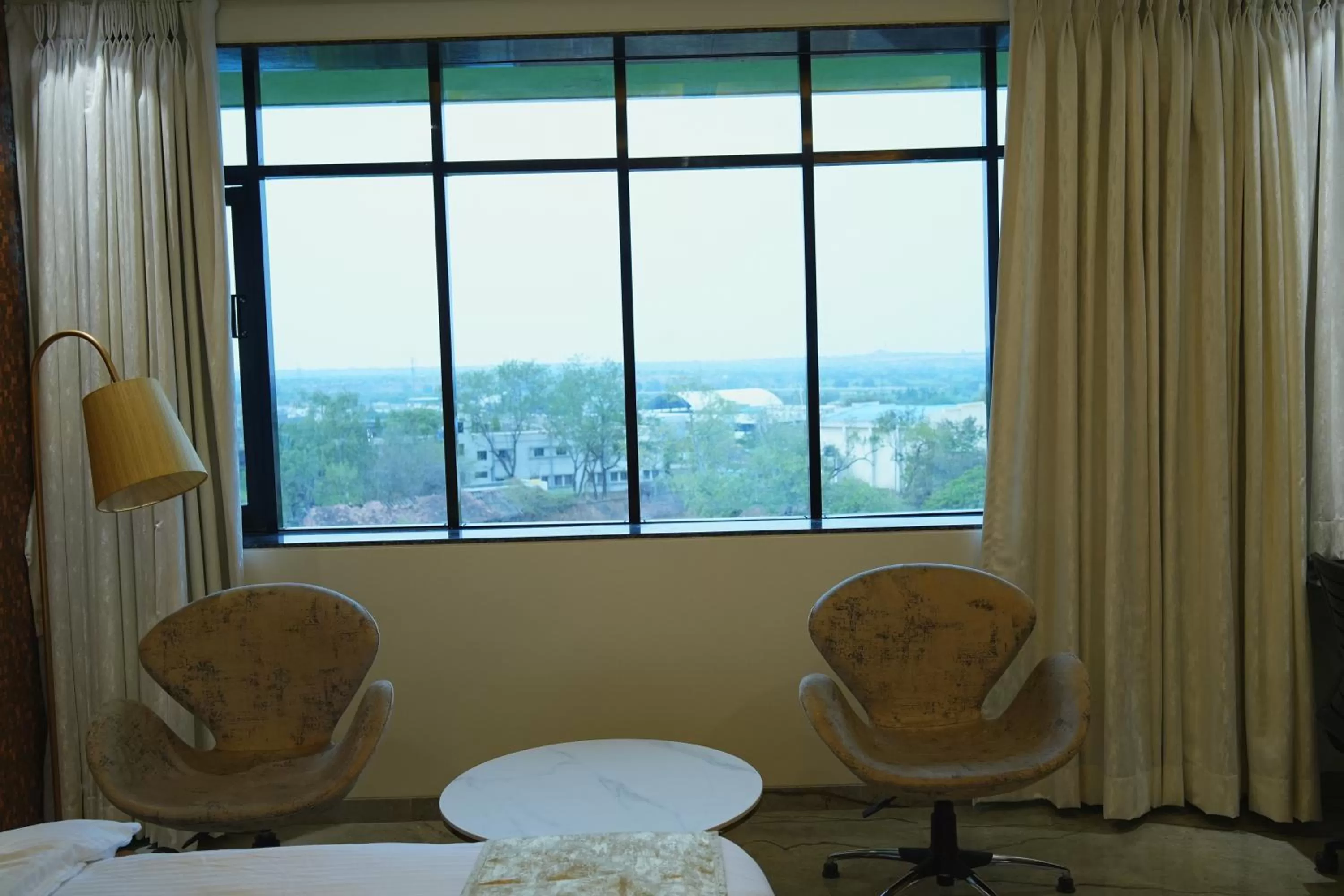 Four Petals Executive by LHMS