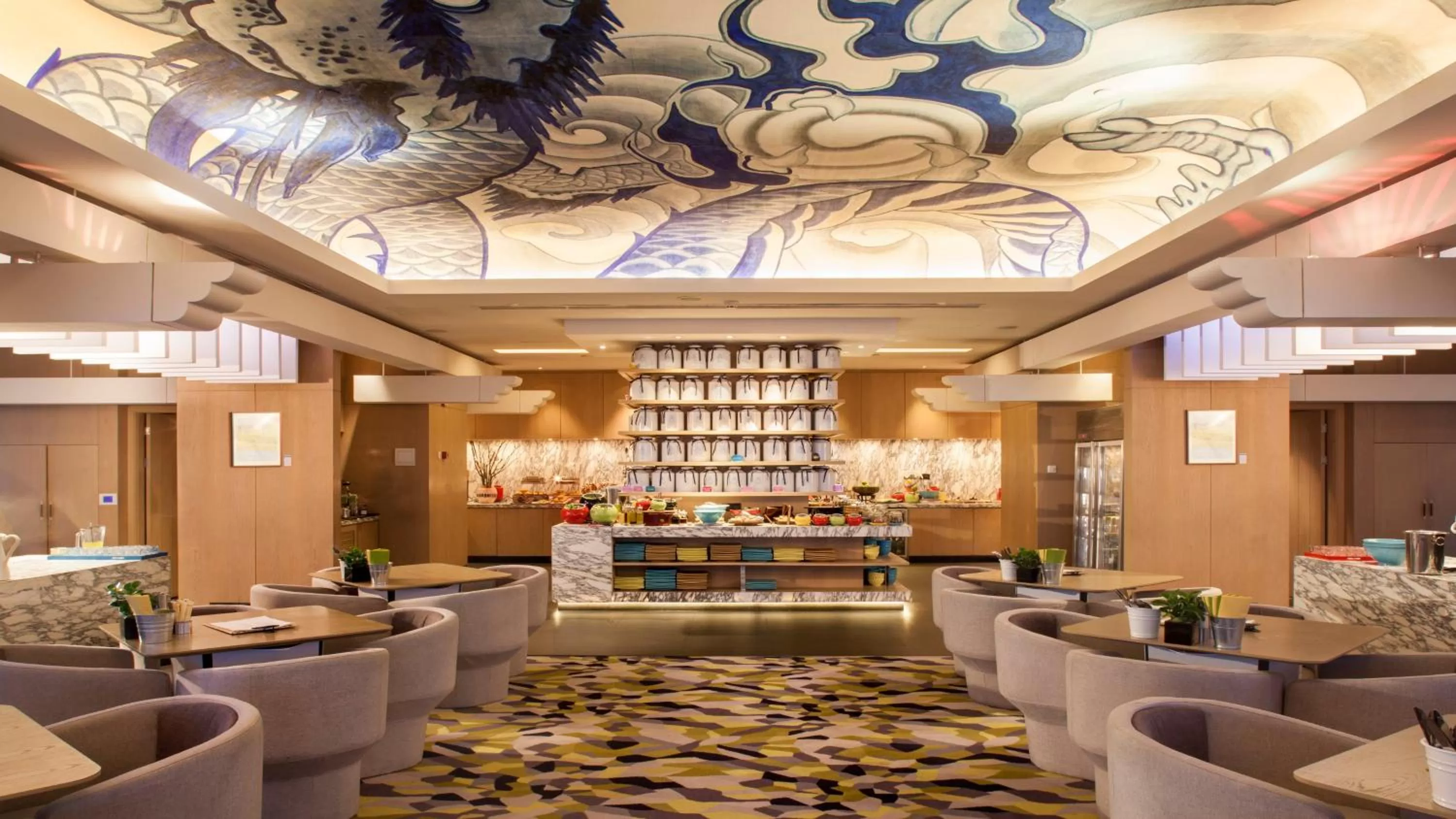 Restaurant/places to eat in Hotel Indigo Shanghai On The Bund by IHG