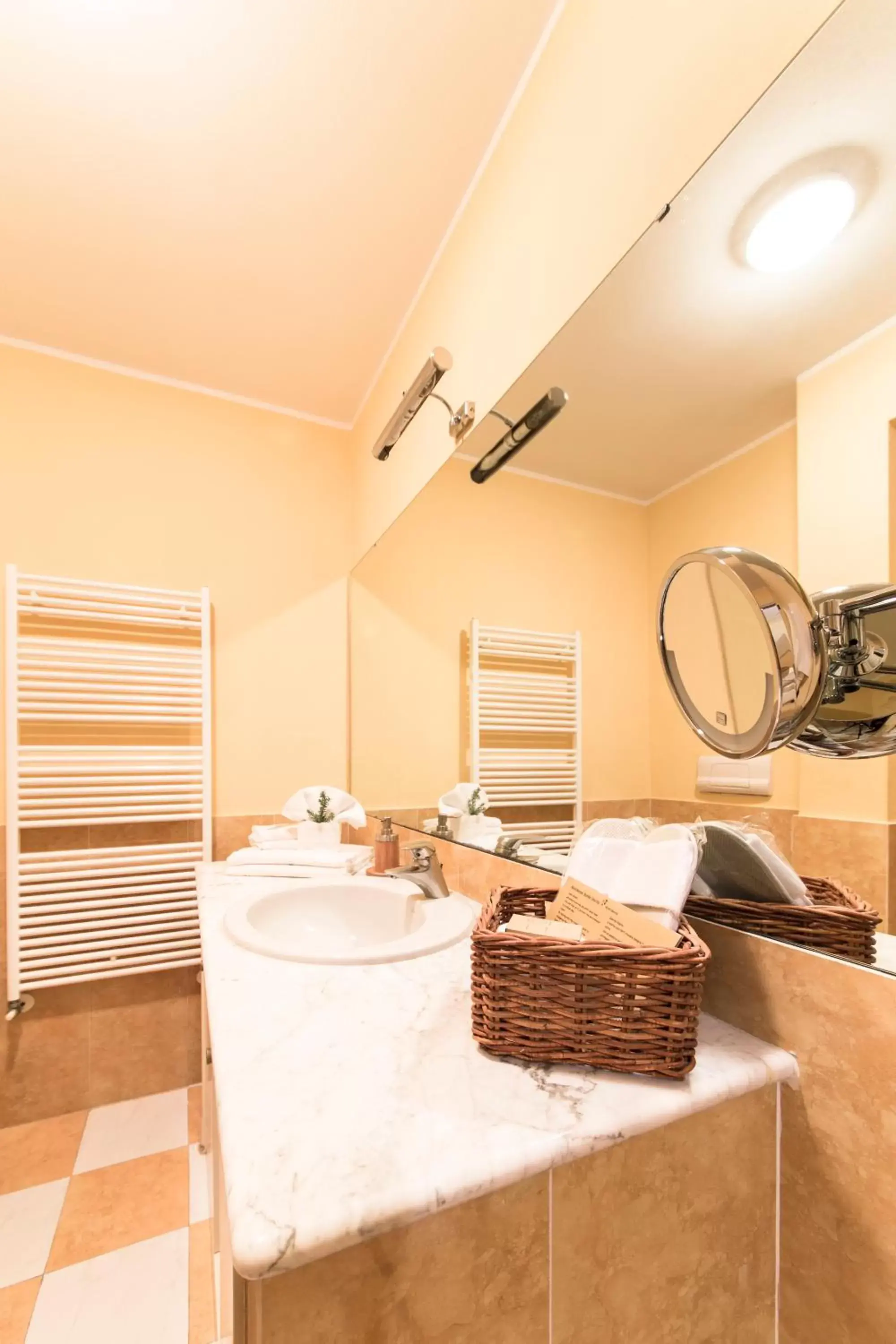 Shower, Bathroom in Residenza Santa Cecilia