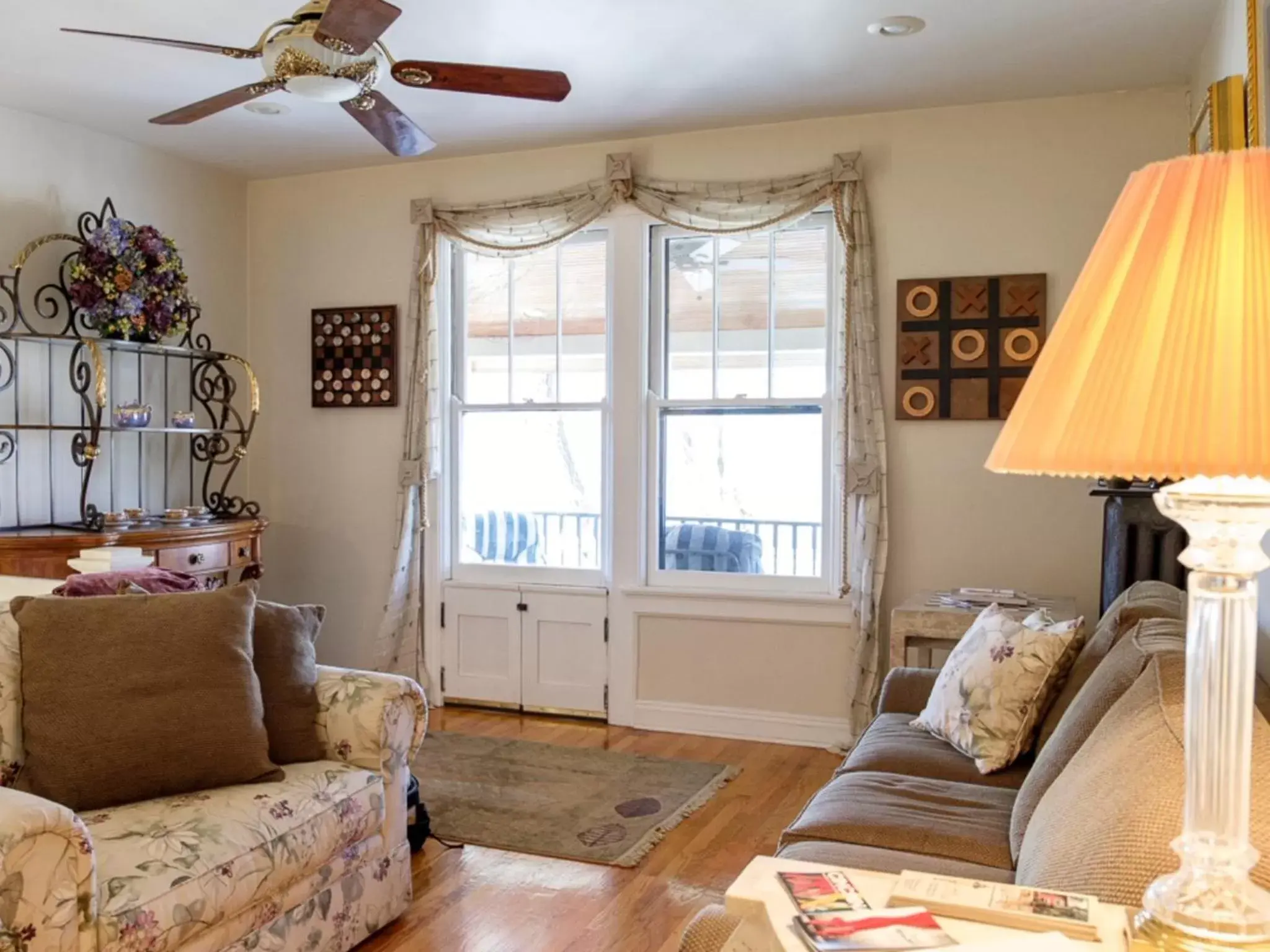 Living room, Seating Area in Gaslight Bed & Breakfast