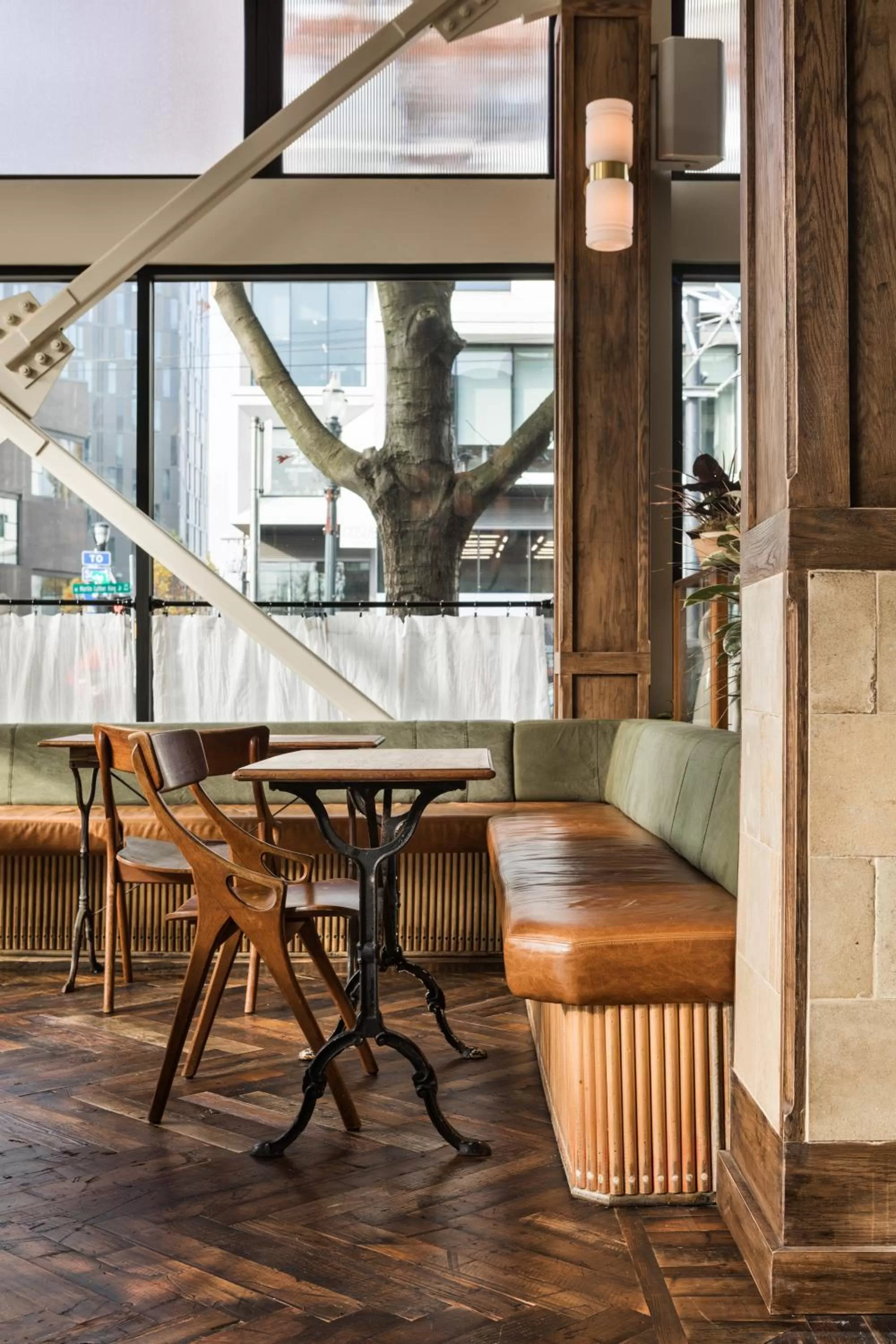 Restaurant/places to eat in KEX Hotel