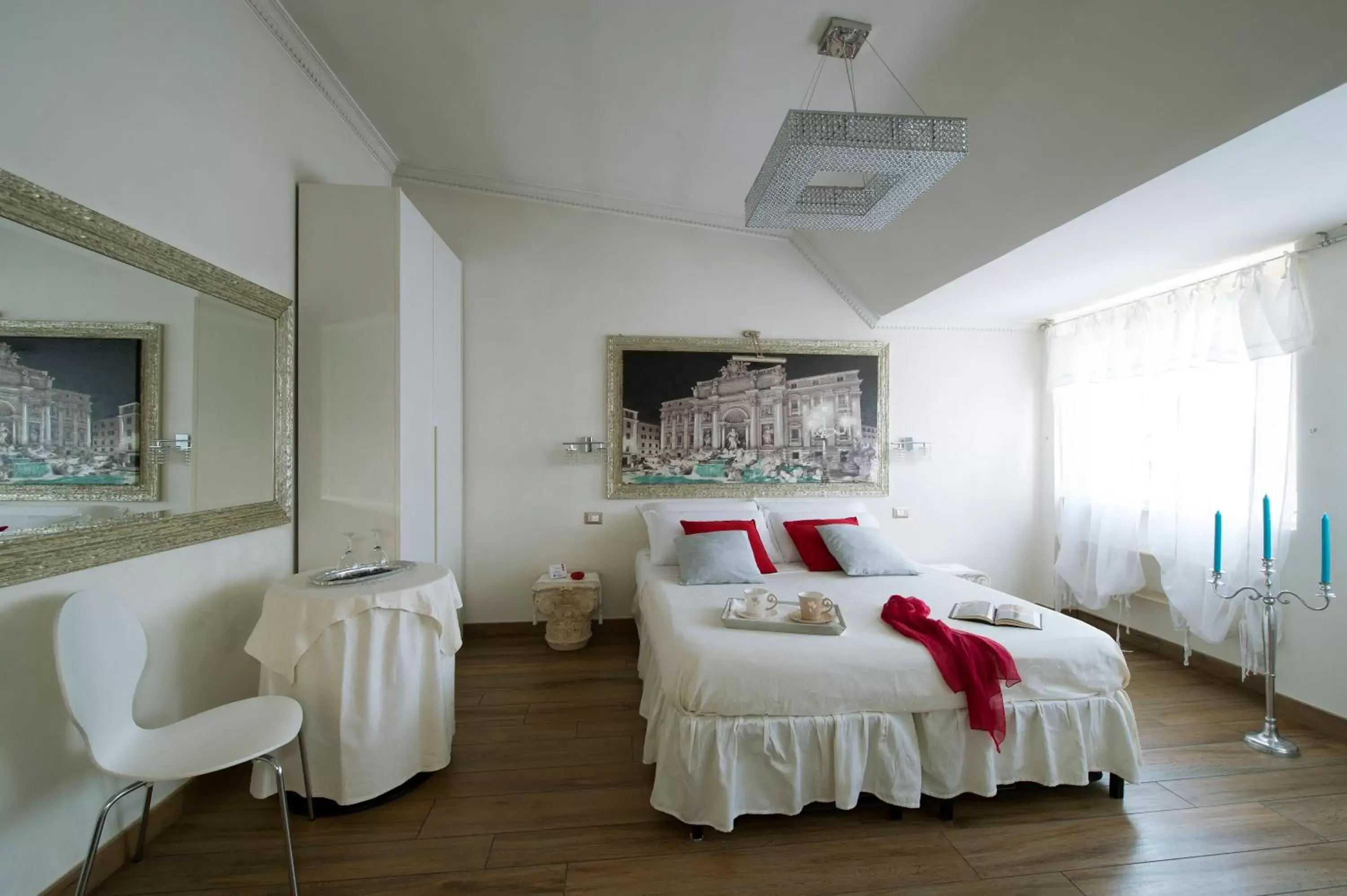 Photo of the whole room, Bed in Suites Roma Tiburtina Economy