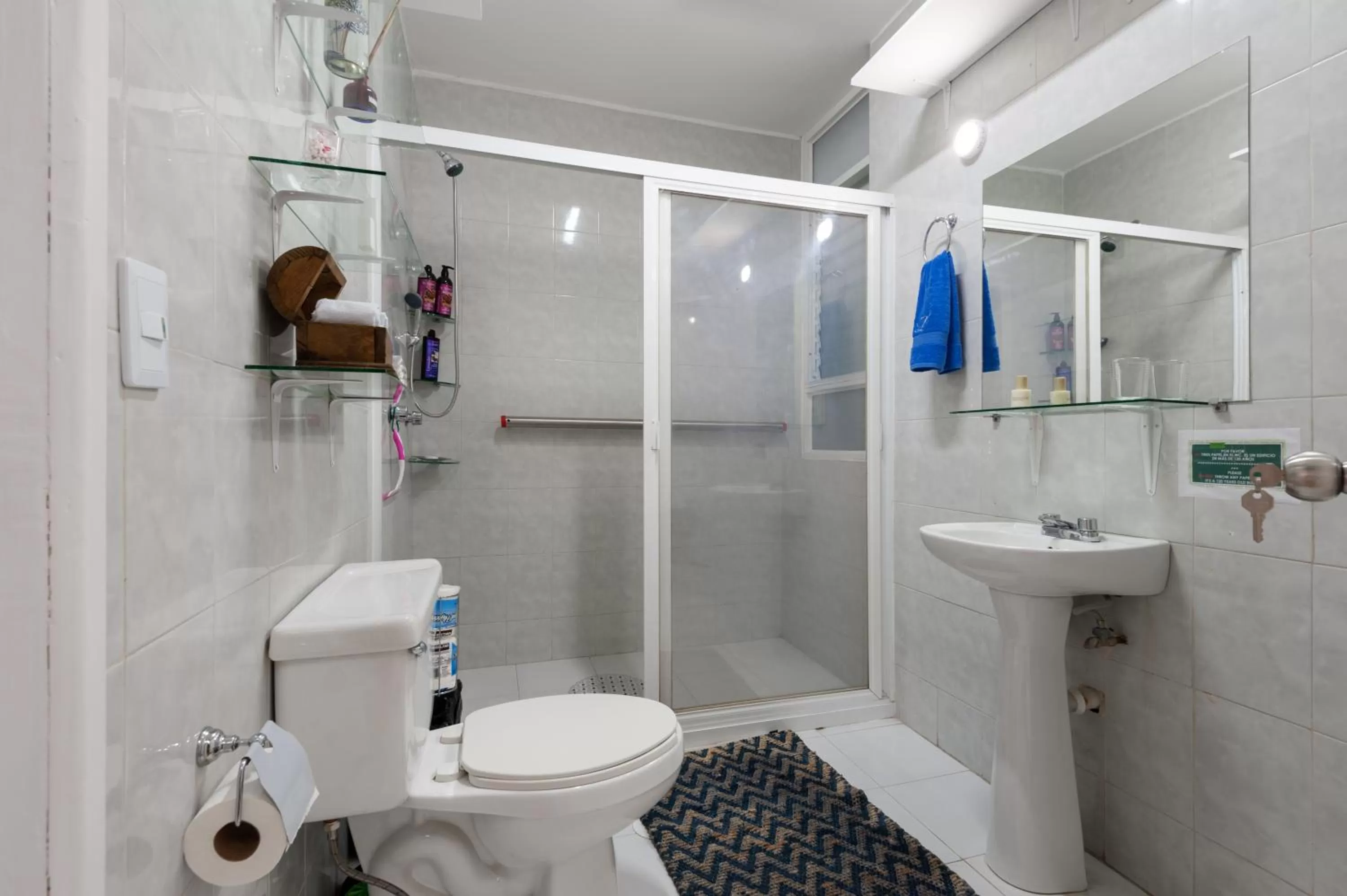 Shower in Casa Itzae B&B Polanquito Dog Friendly