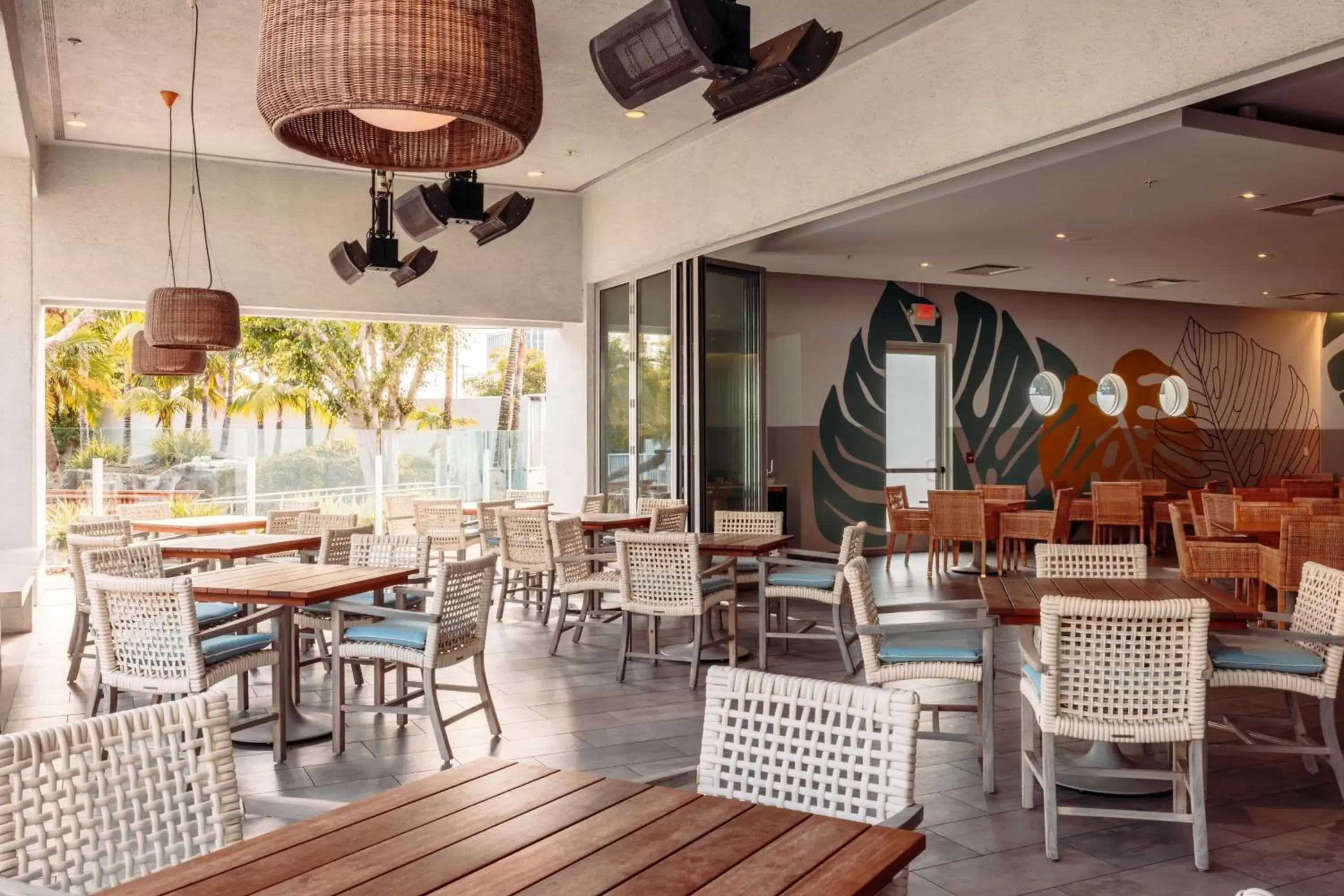 Restaurant/Places to Eat in Hotel MDR Marina del Rey- a DoubleTree by Hilton