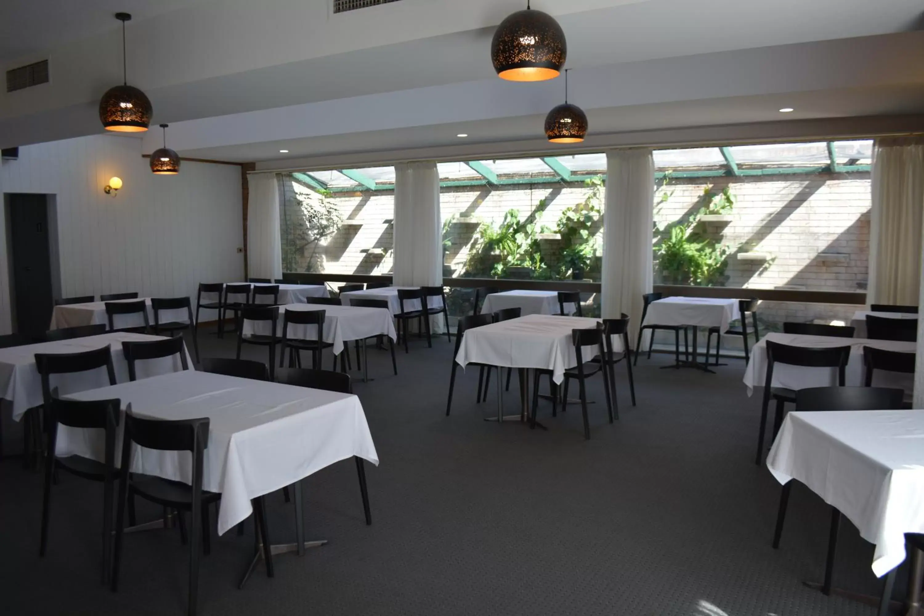 Restaurant/places to eat in Spa Village Travel Inn Restaurant/places to eat in Spa Village Travel Inn