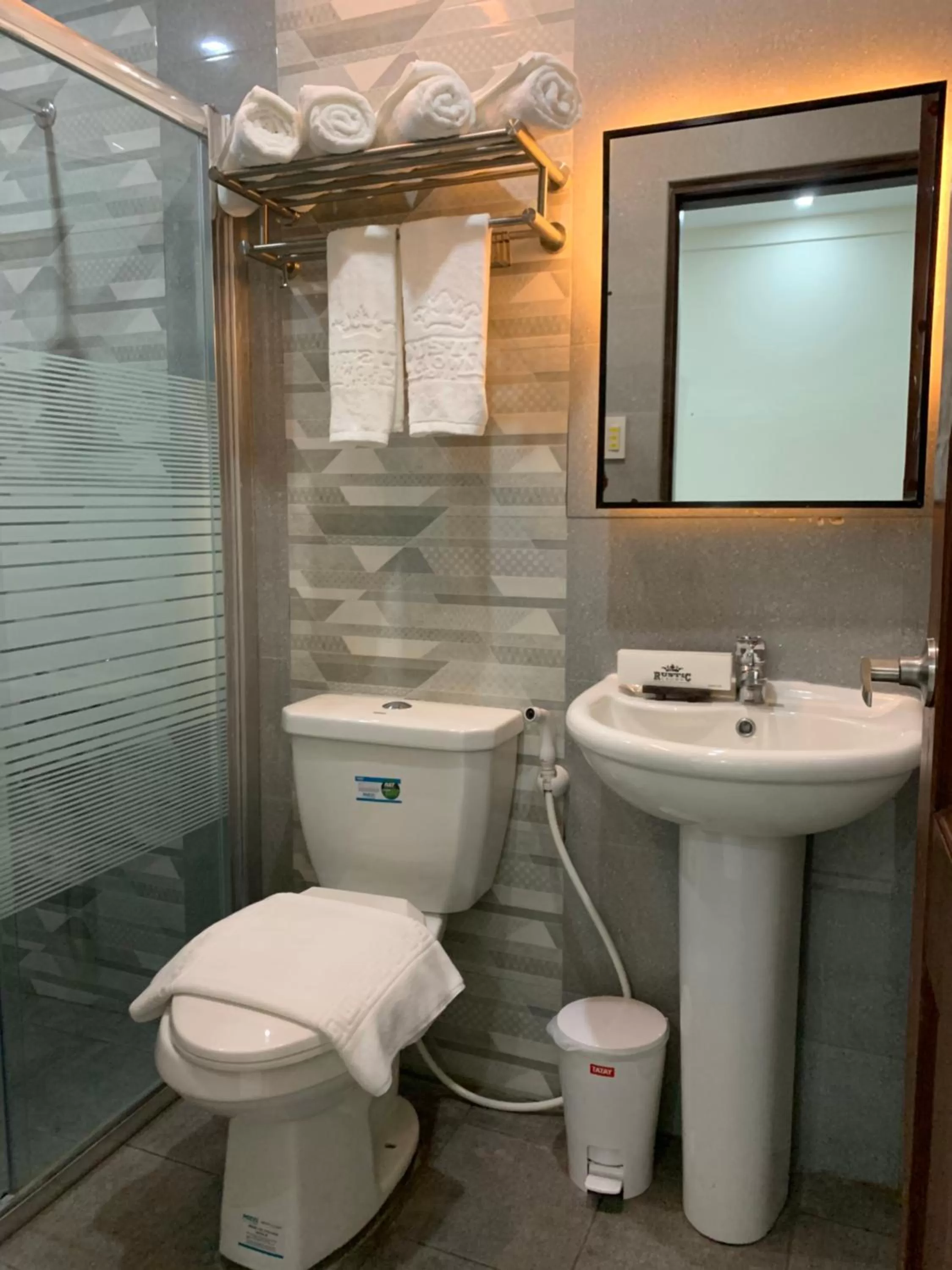 Shower in Rustic Crown Hotel