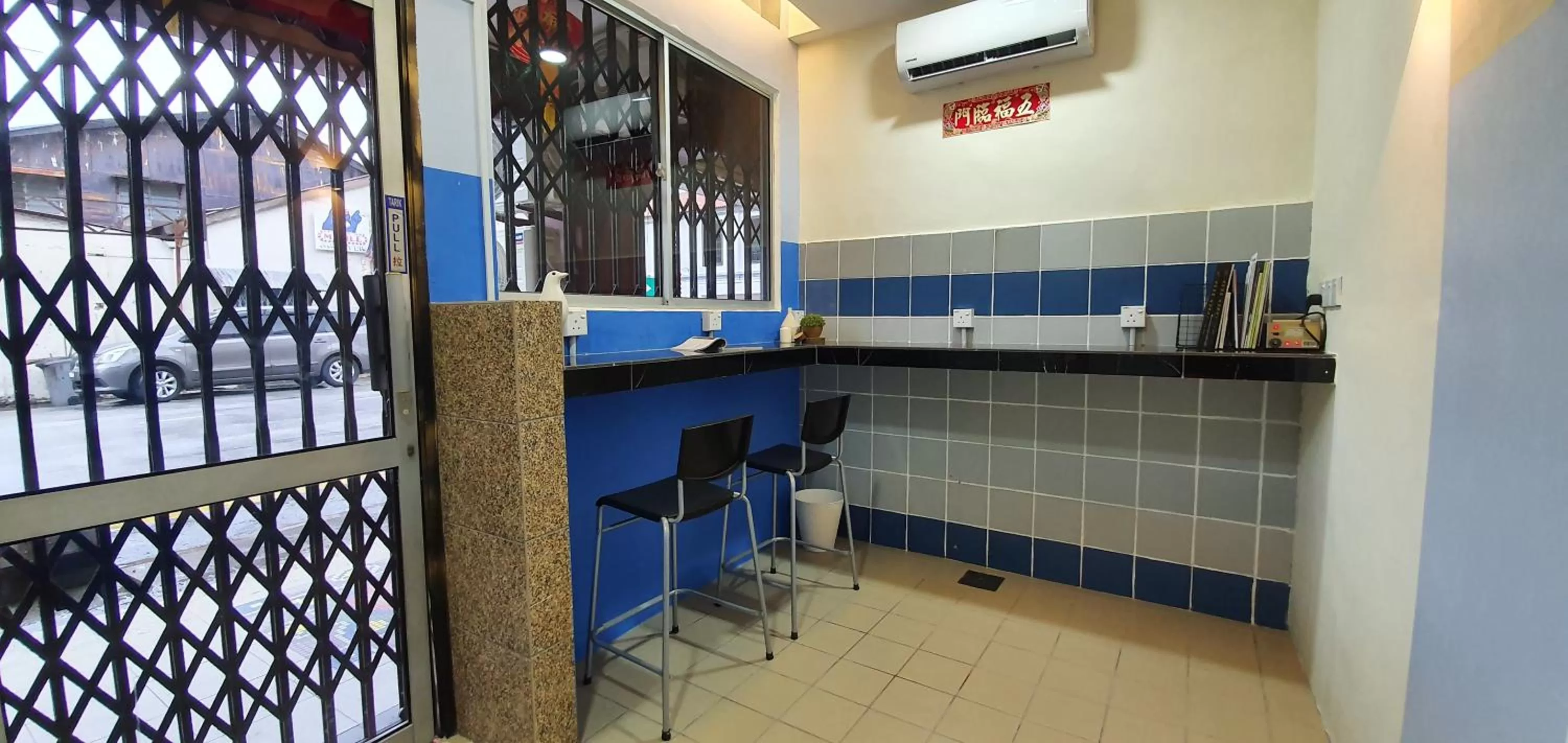 Seating area in Thian Siong Inn