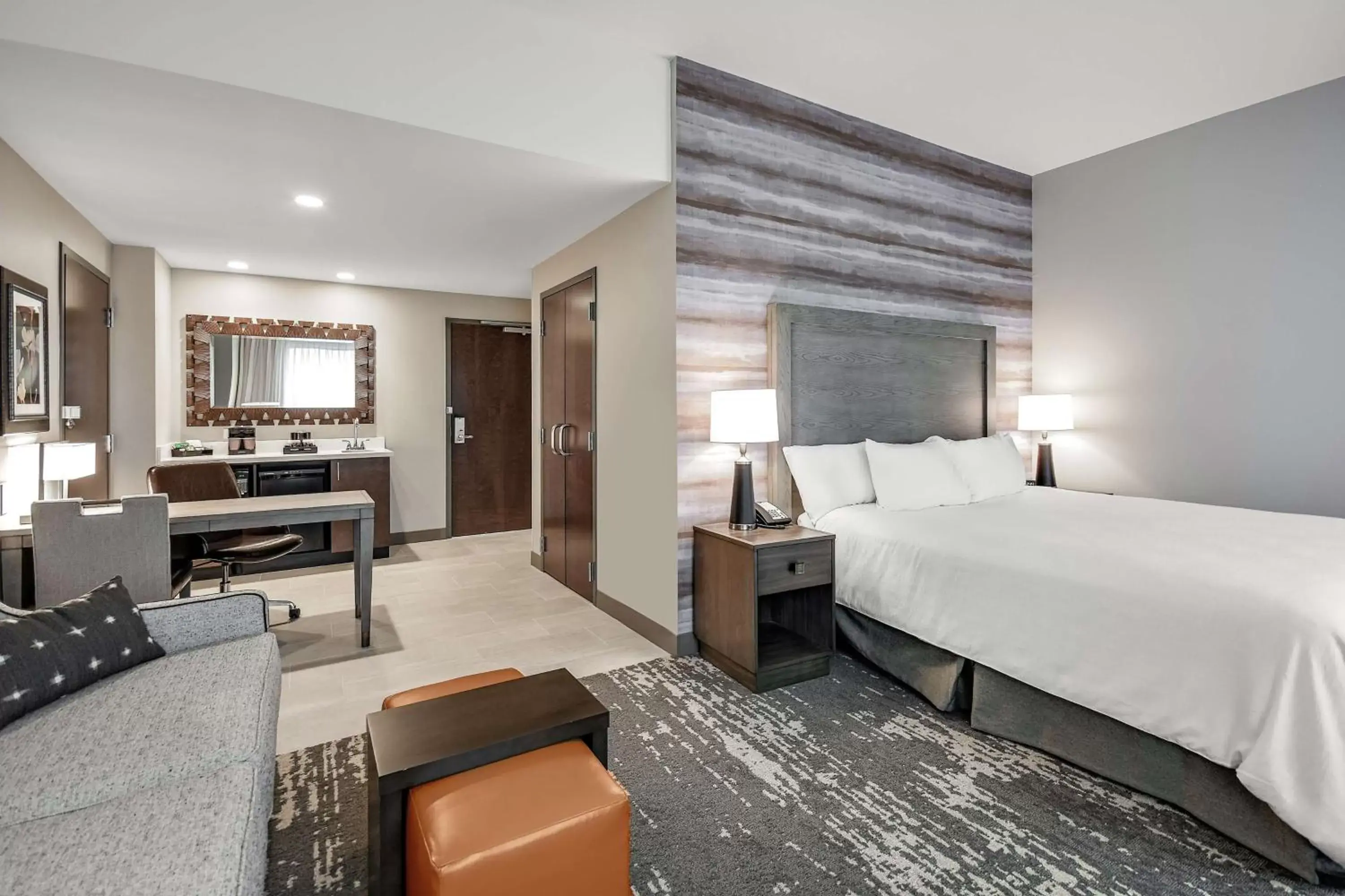 King Studio Suite in Embassy Suites by Hilton Jonesboro Red Wolf Convention Center King Studio Suite in Embassy Suites by Hilton Jonesboro Red Wolf Convention Center