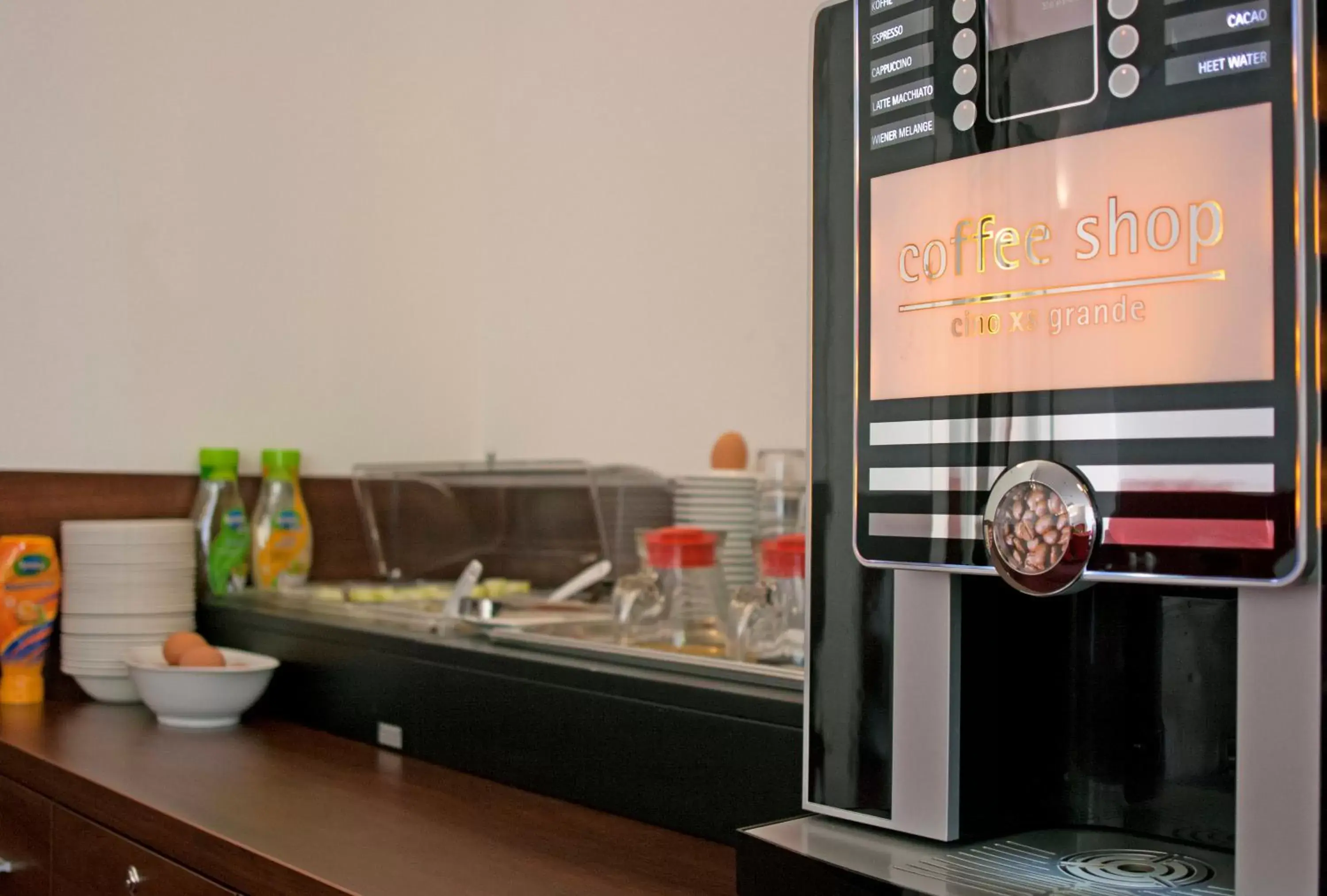 Restaurant/places to eat in Hotel Allure Restaurant/places to eat in Hotel Allure