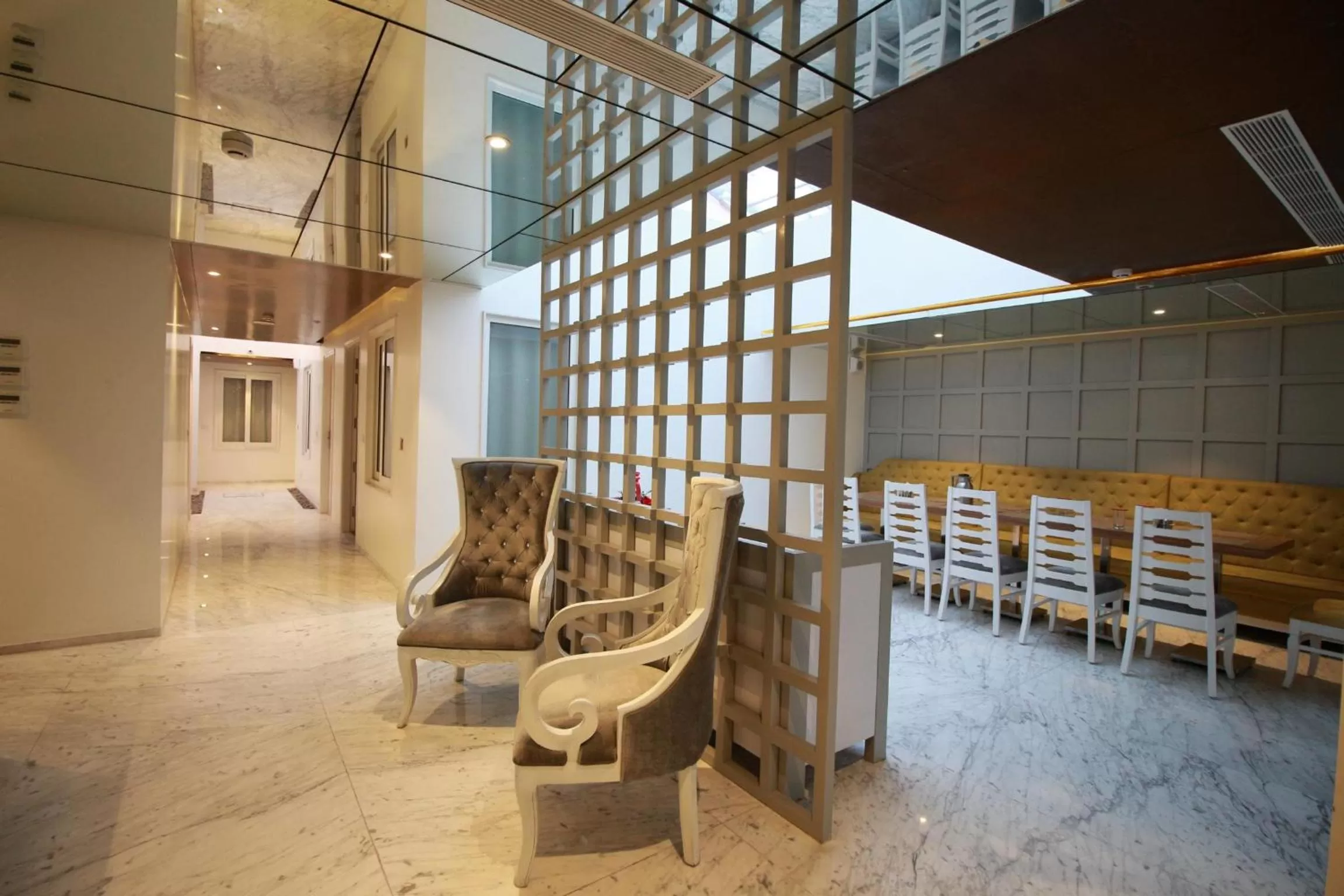 Lobby or reception in Hotel Emerald