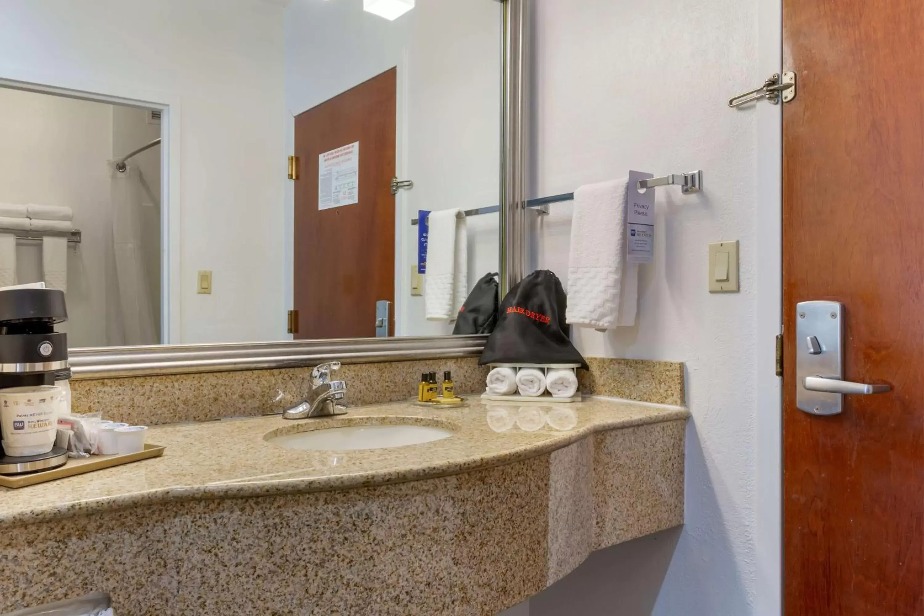 Bedroom, Bathroom in Best Western Plus South Hill Inn