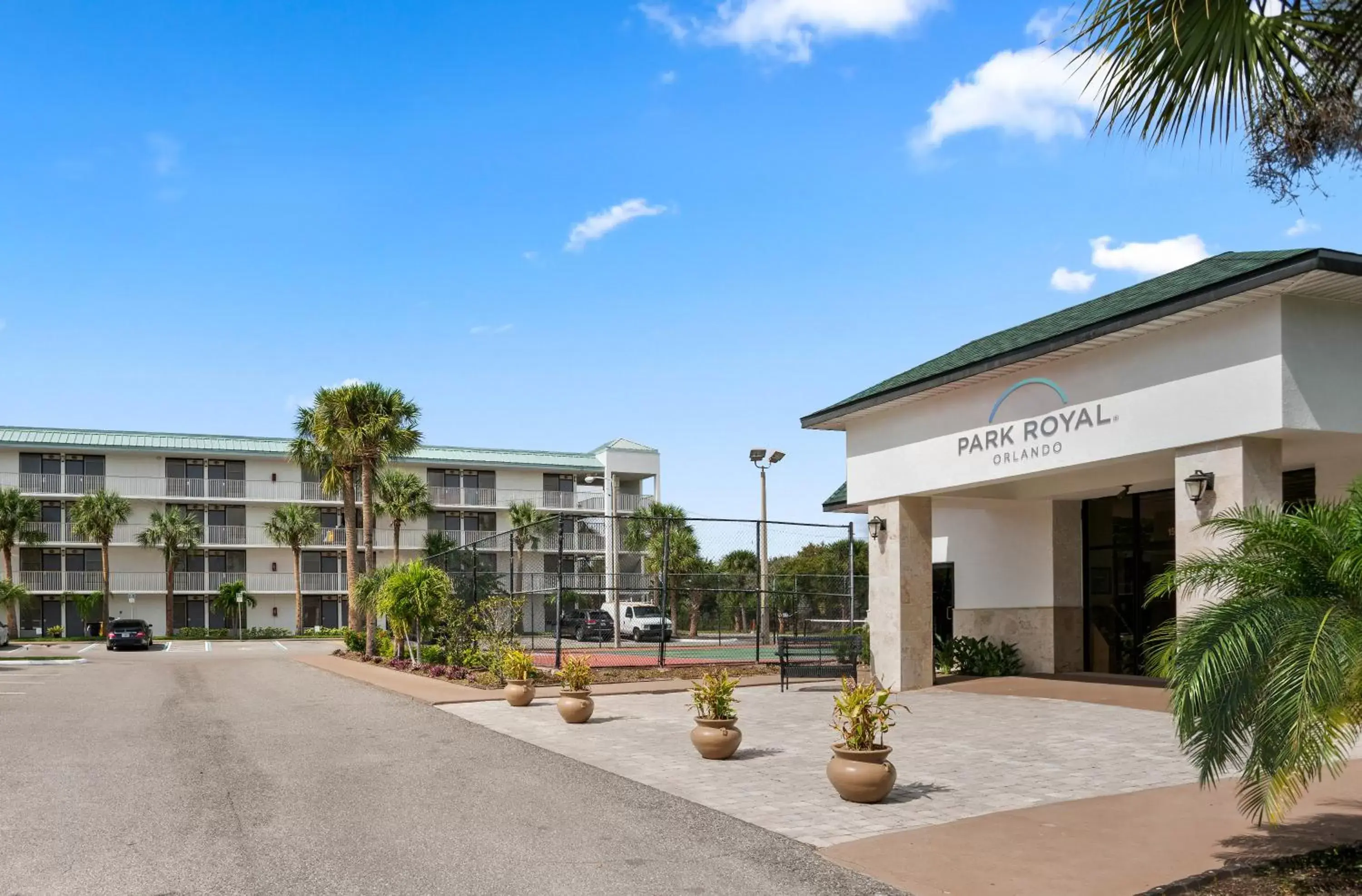 Facade/entrance, Property Building in Park Royal Orlando