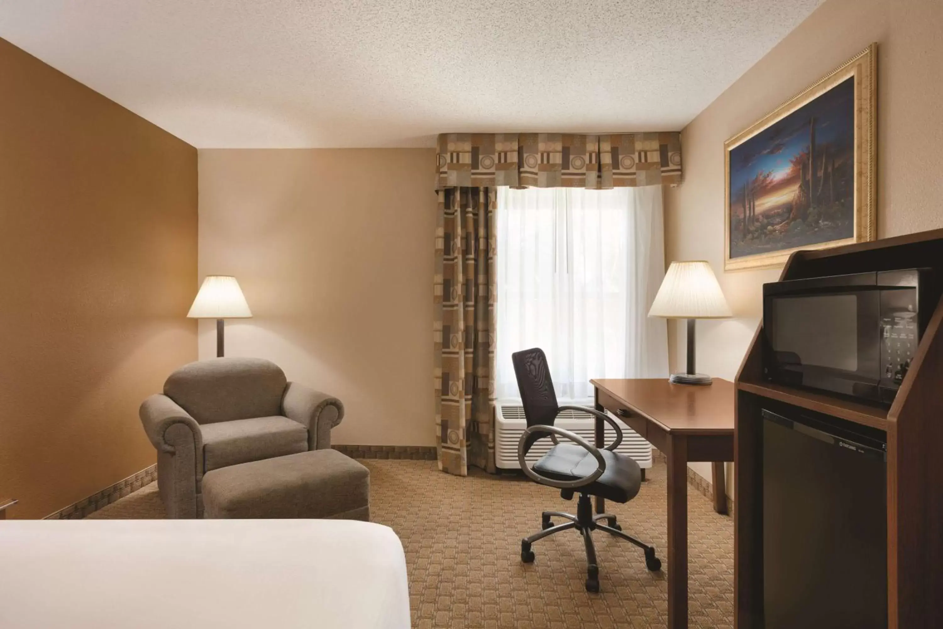Photo of the whole room, Seating Area in Country Inn & Suites by Radisson, Portland, TX