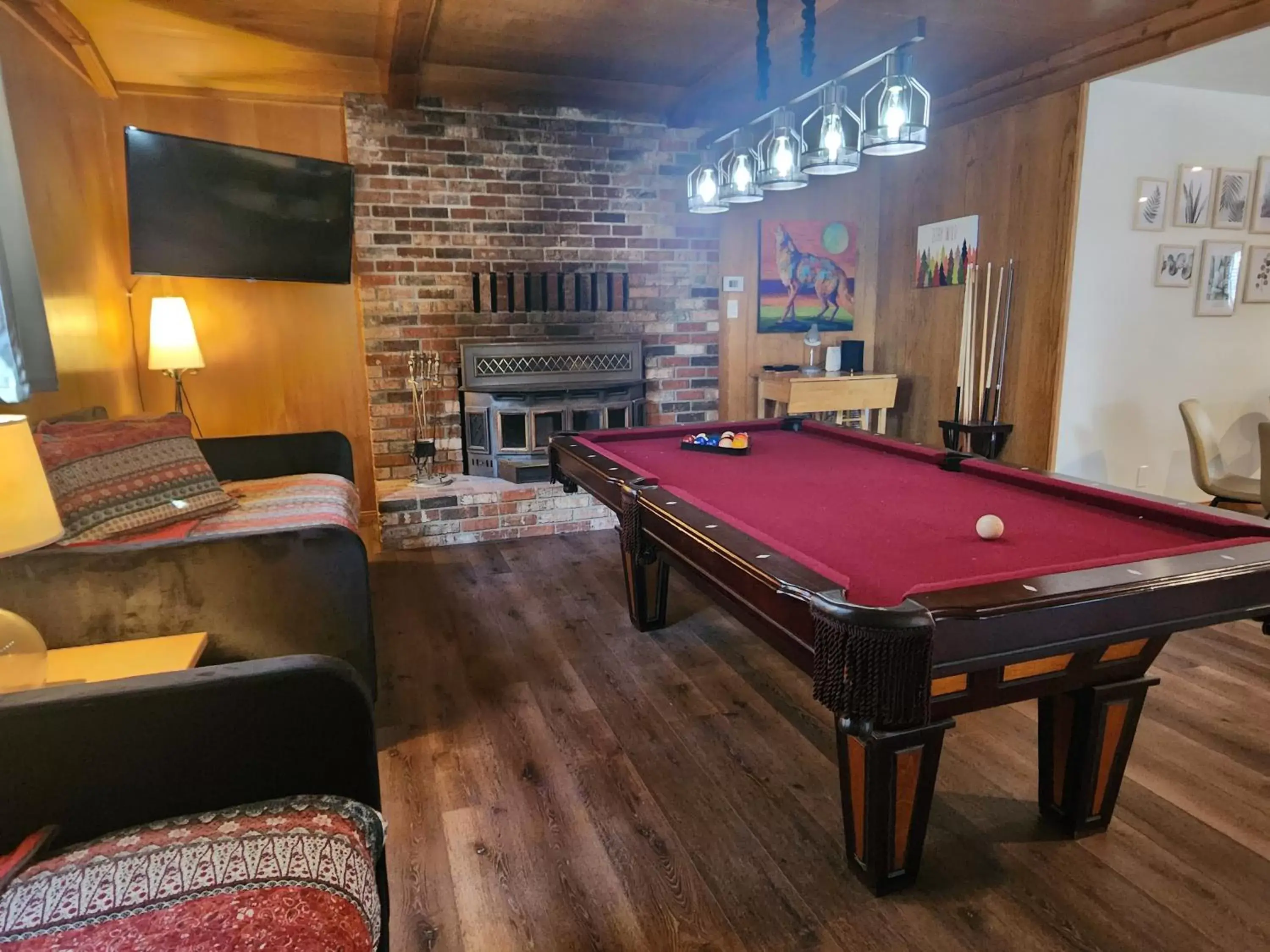 Billiards in Silver Pines Lodge