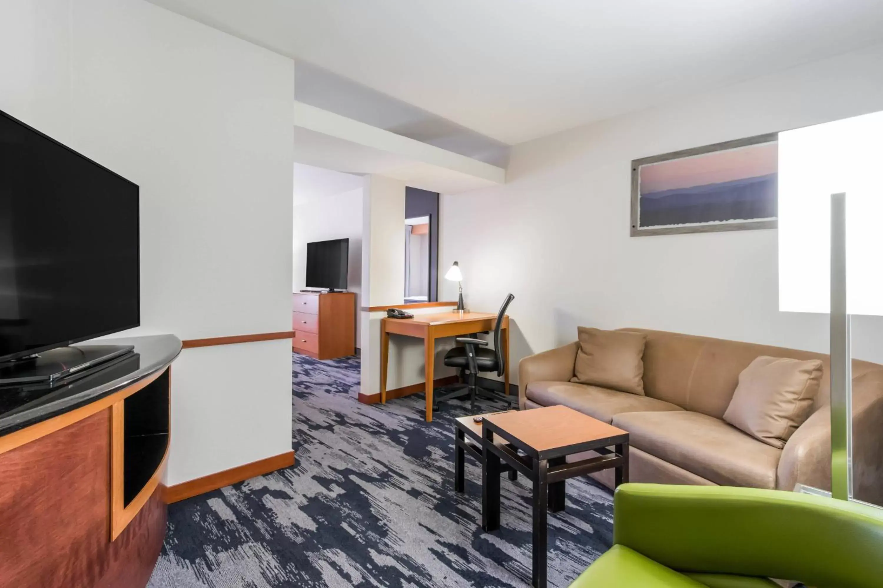 Photo of the whole room, Seating Area in Fairfield Inn & Suites Columbia