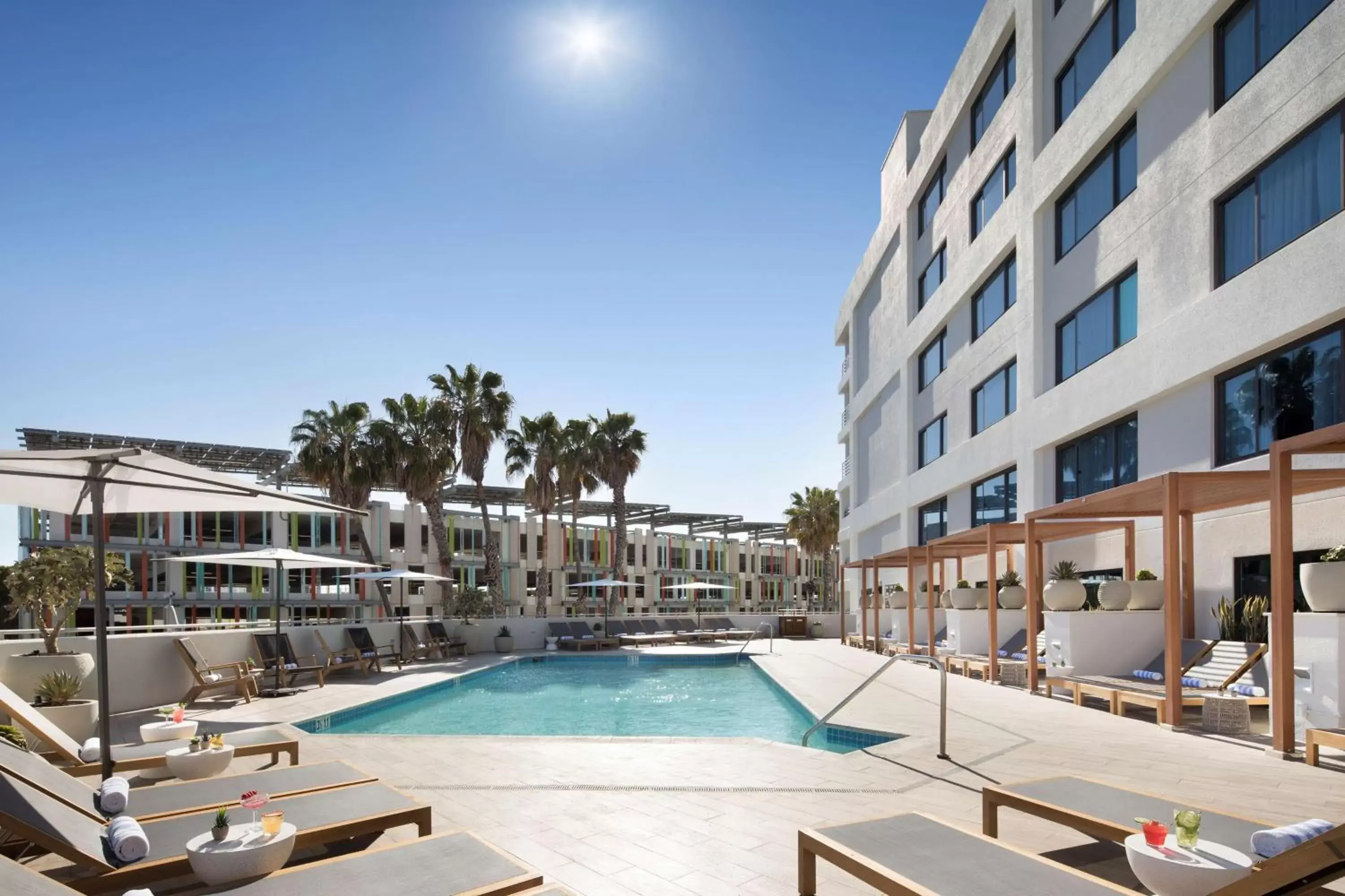 Pool view, Swimming Pool in Hilton Santa Monica
