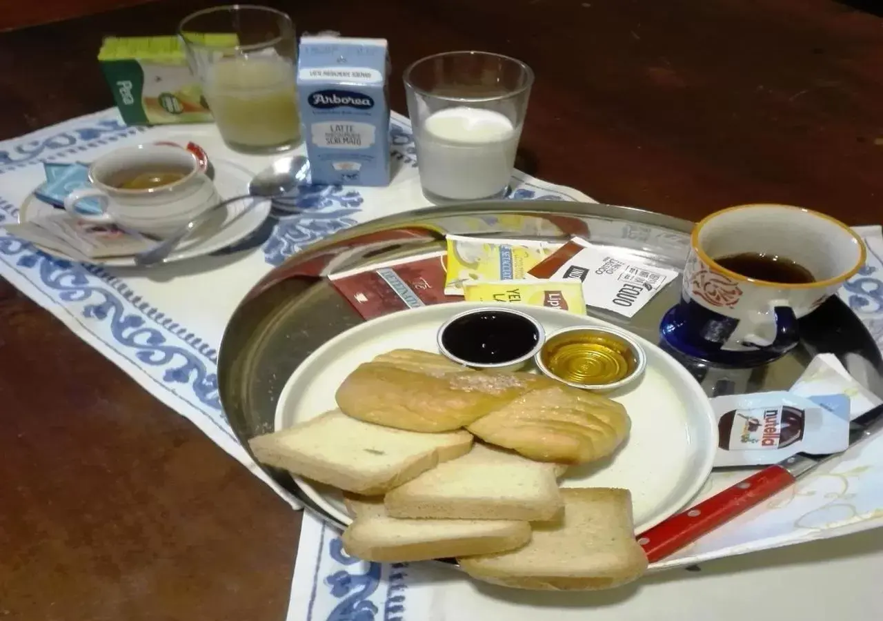 Food and drinks, Breakfast in B&B Le Finestre Su Via Cavour