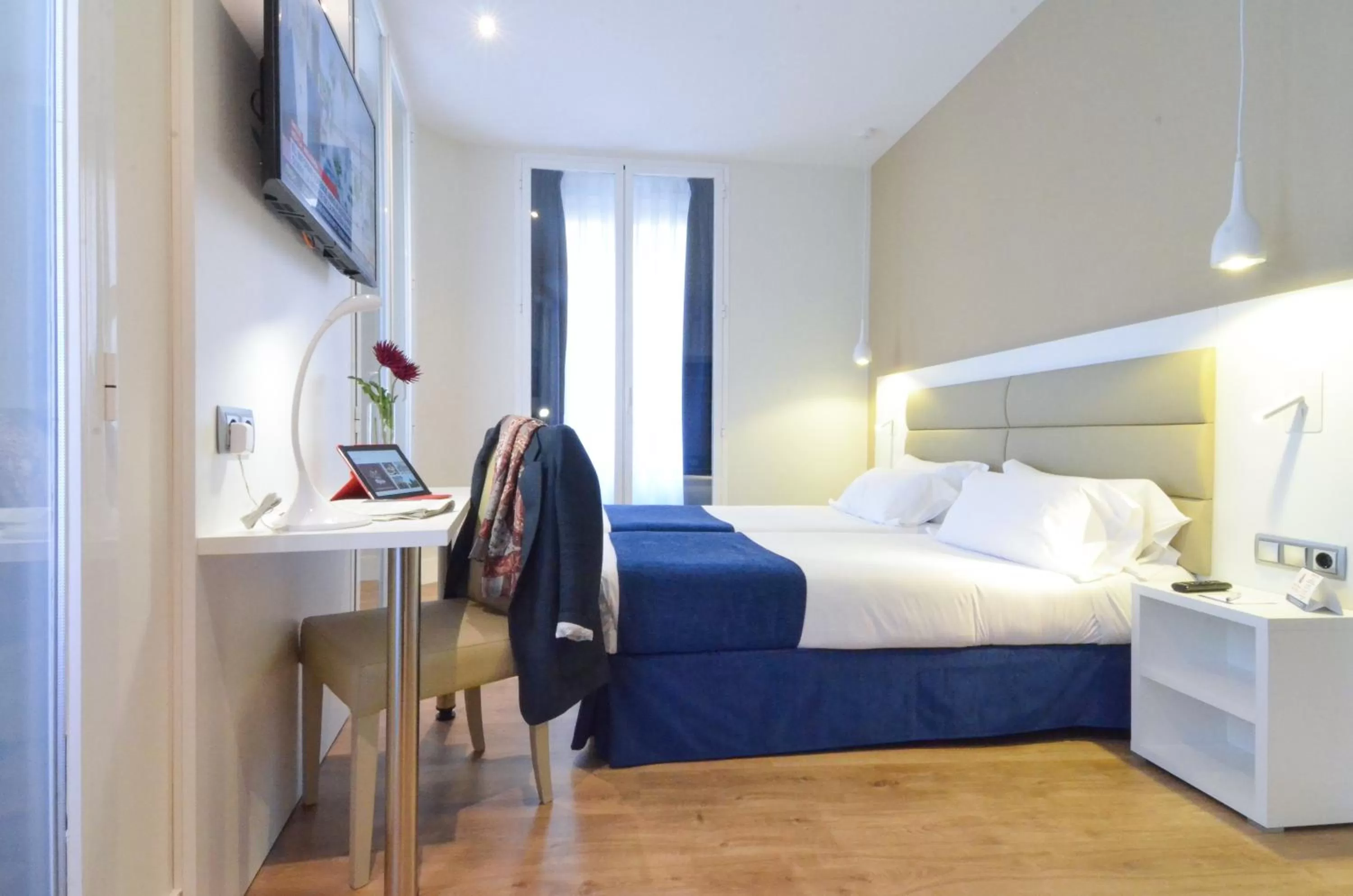 Photo of the whole room, Bed in Hotel Miau