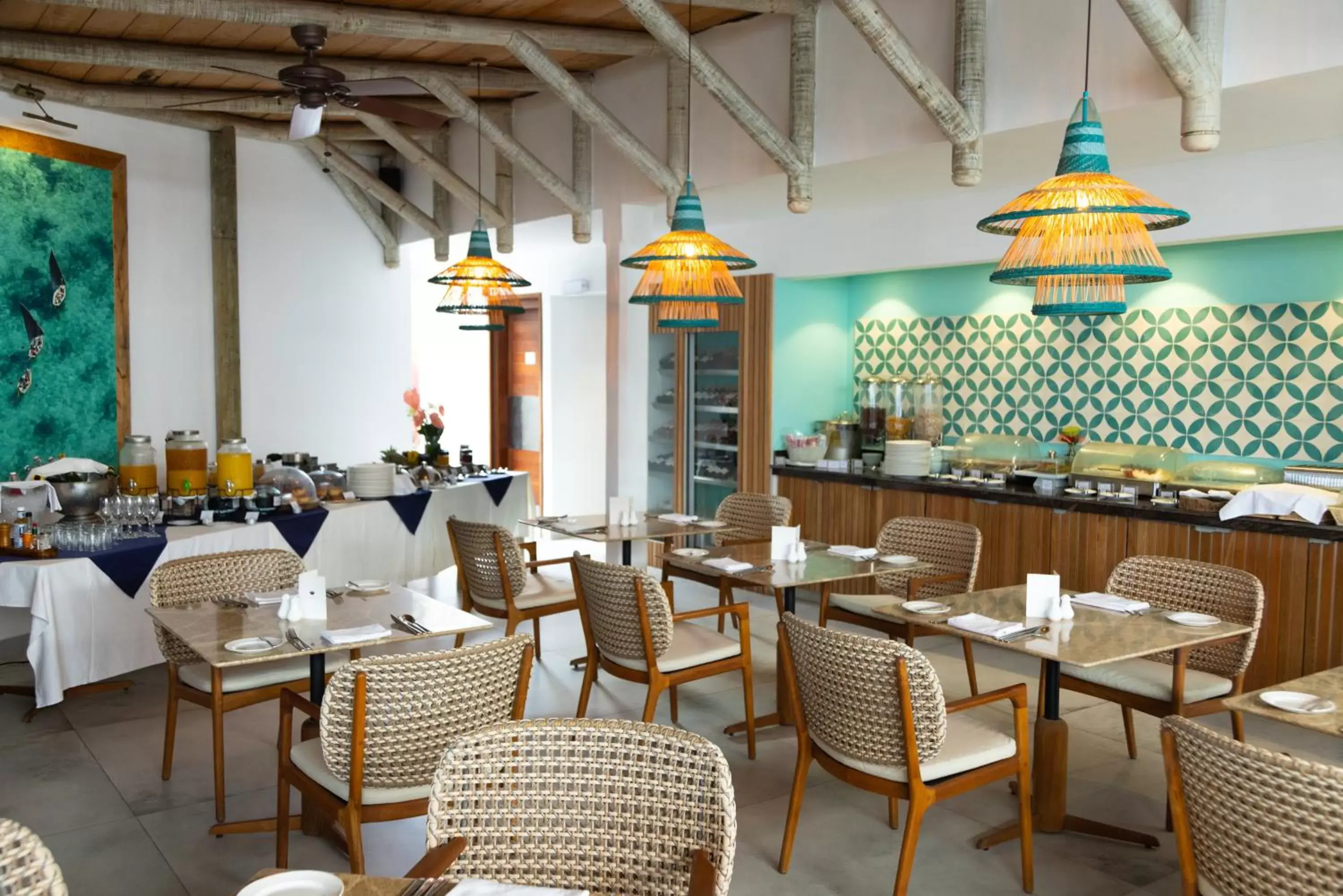 Restaurant/Places to Eat in Seapoint Boutique Hotel