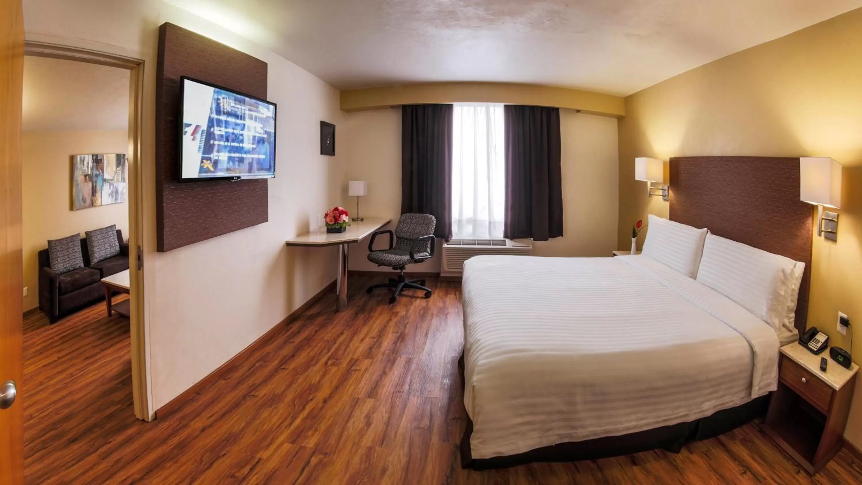 Photo of the whole room, Bed in Holiday Inn Orizaba by IHG