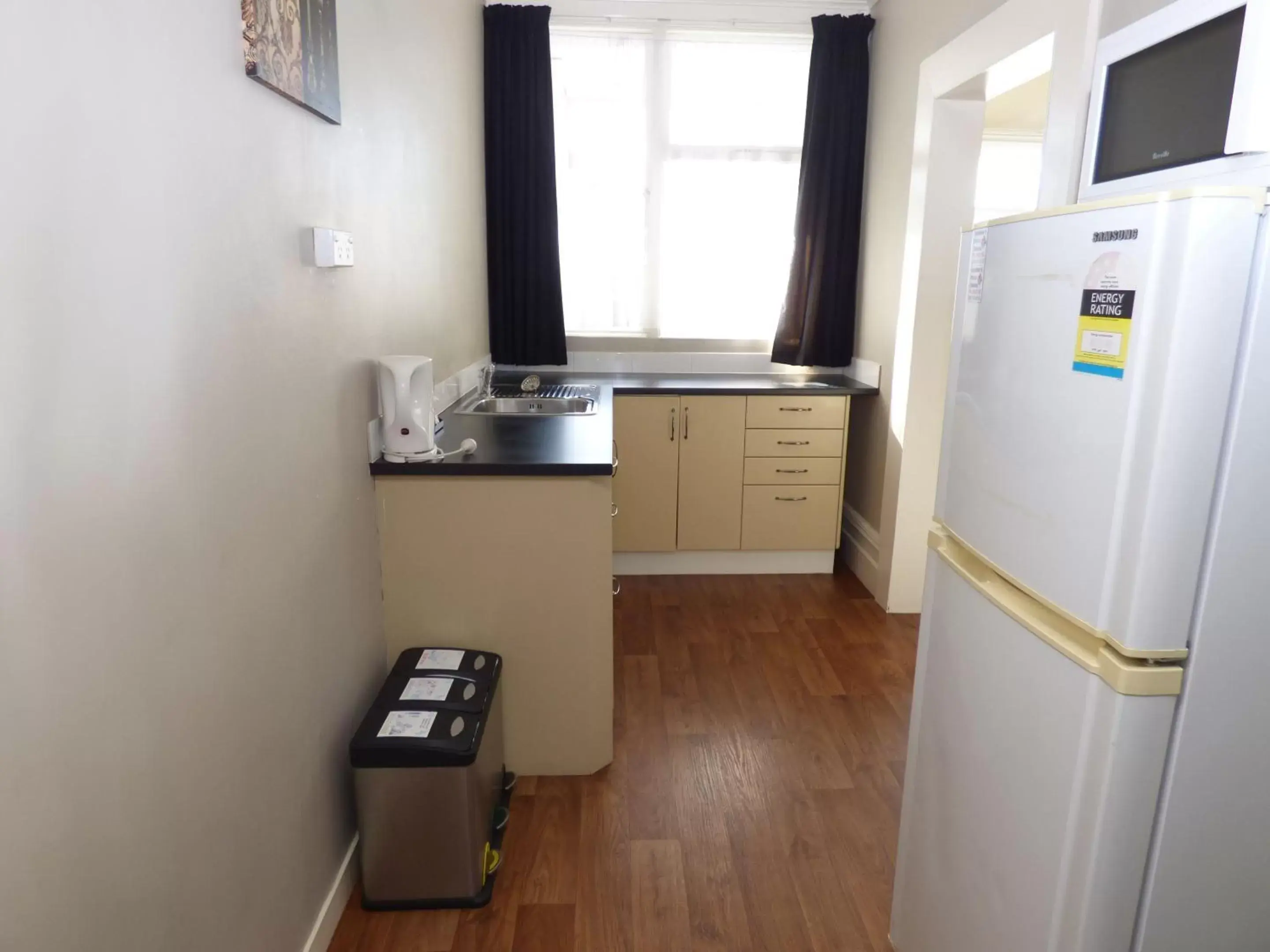 Kitchen or kitchenette, Kitchen/Kitchenette in Anchor Motel