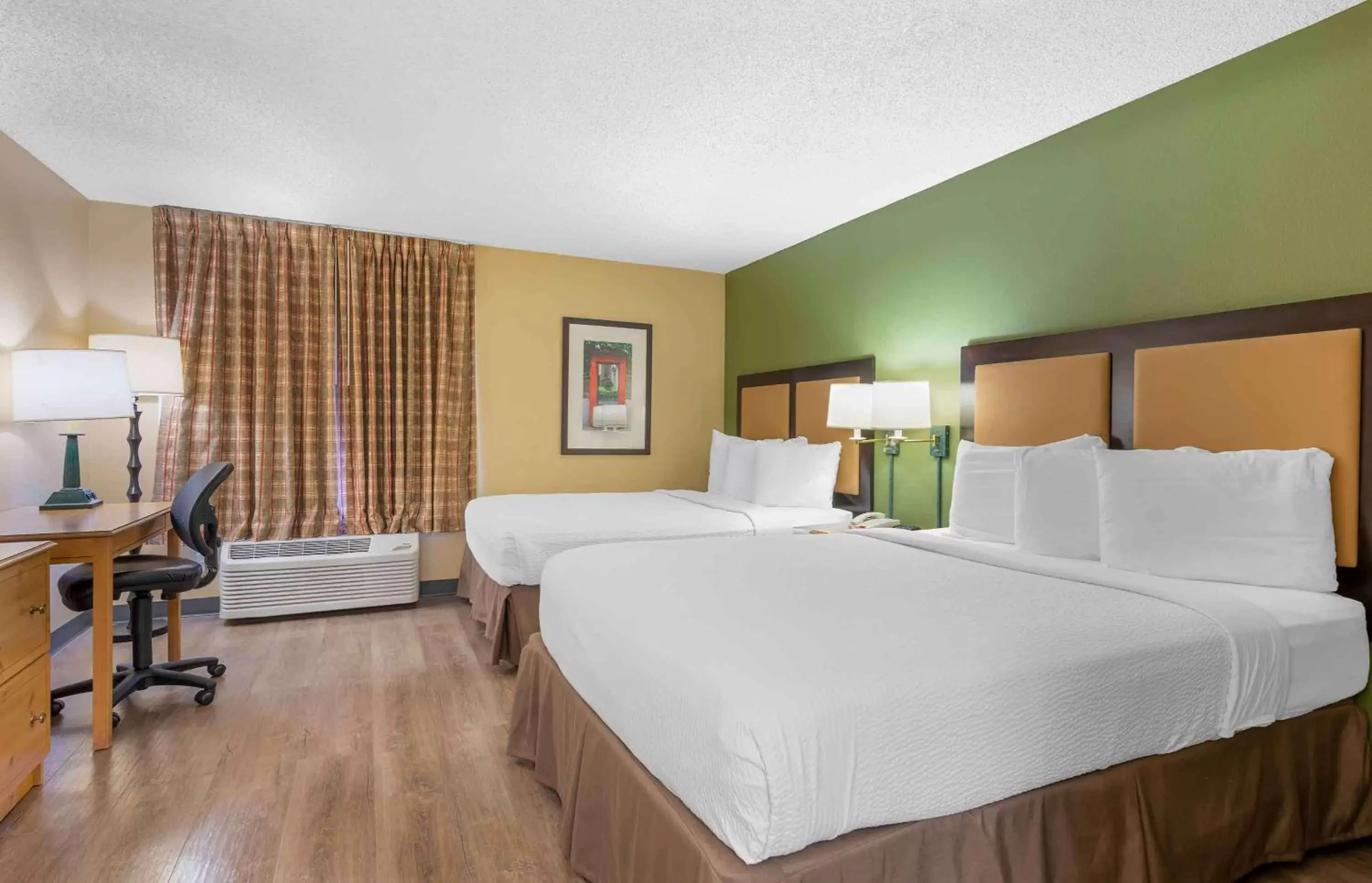 Bedroom, Bed in Extended Stay America Suites - Los Angeles - Torrance - Del Amo Circle