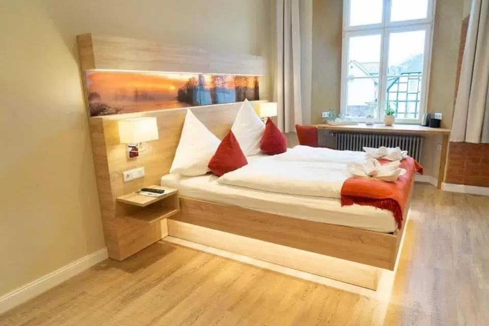 Bedroom, Bed in Zum Landsberger Hof