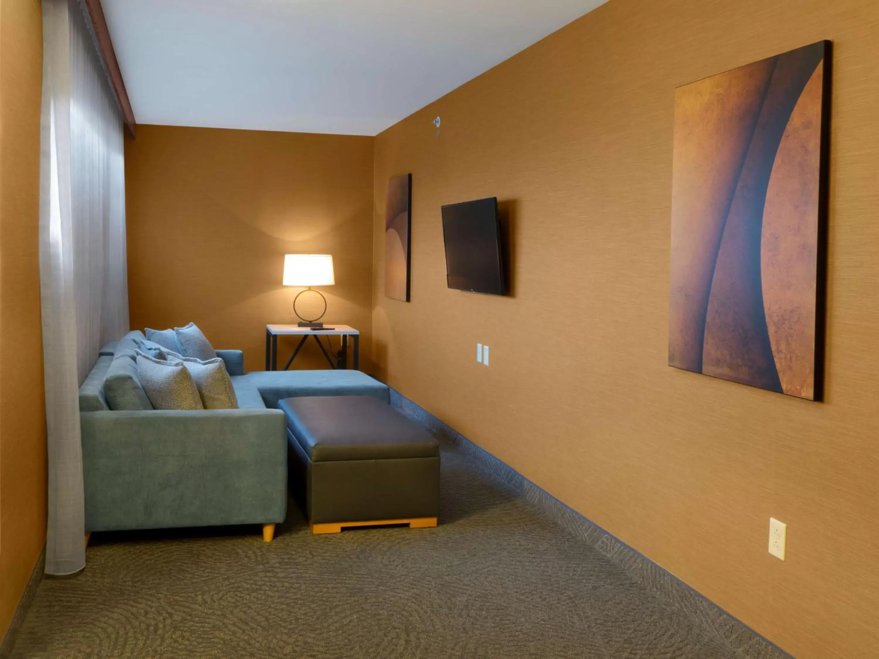 Bedroom, Seating Area in DoubleTree by Hilton Hotel Niagara Falls New York