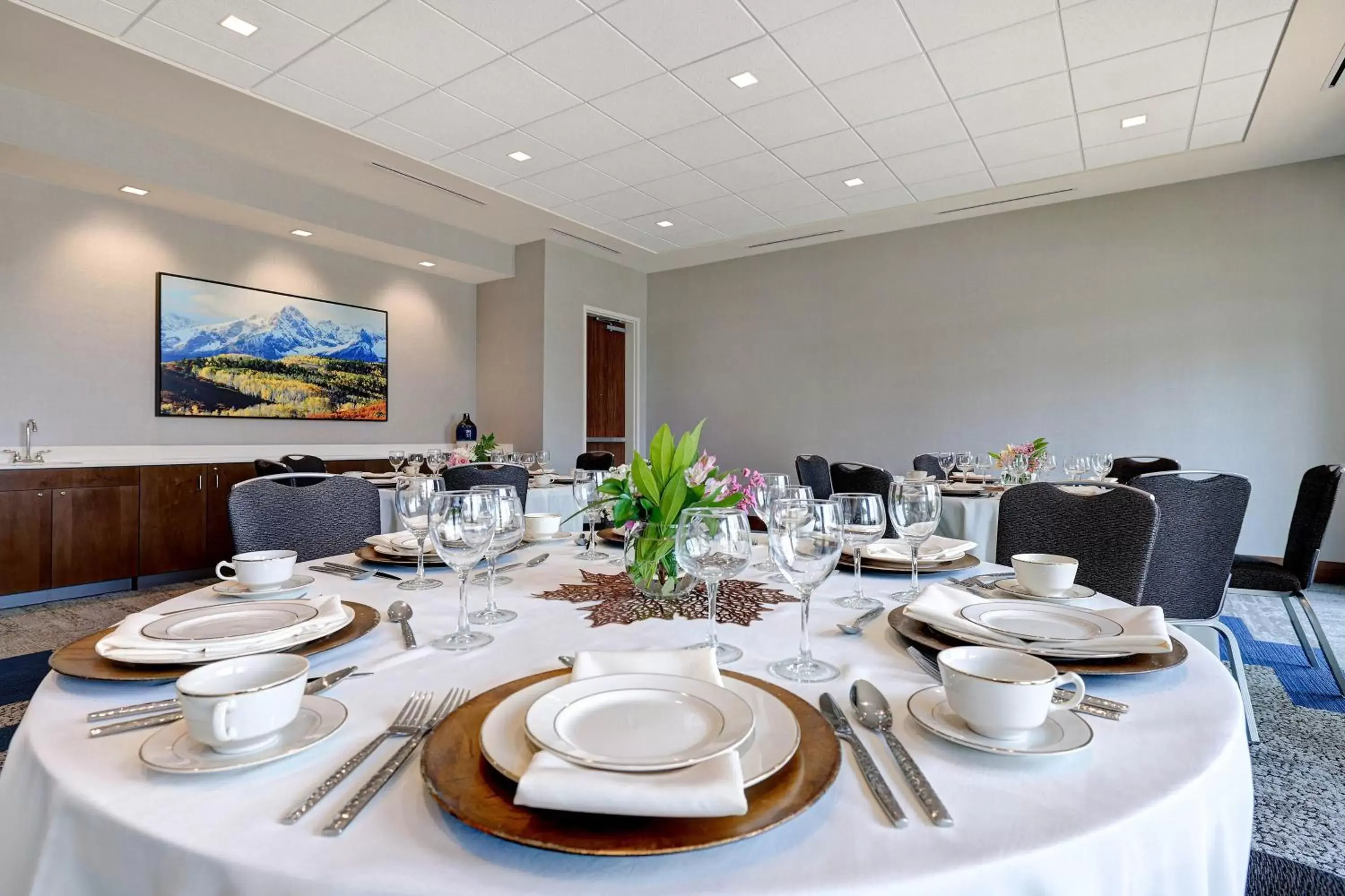 Meeting/conference room, Restaurant/Places to Eat in Courtyard by Marriott Loveland Fort Collins