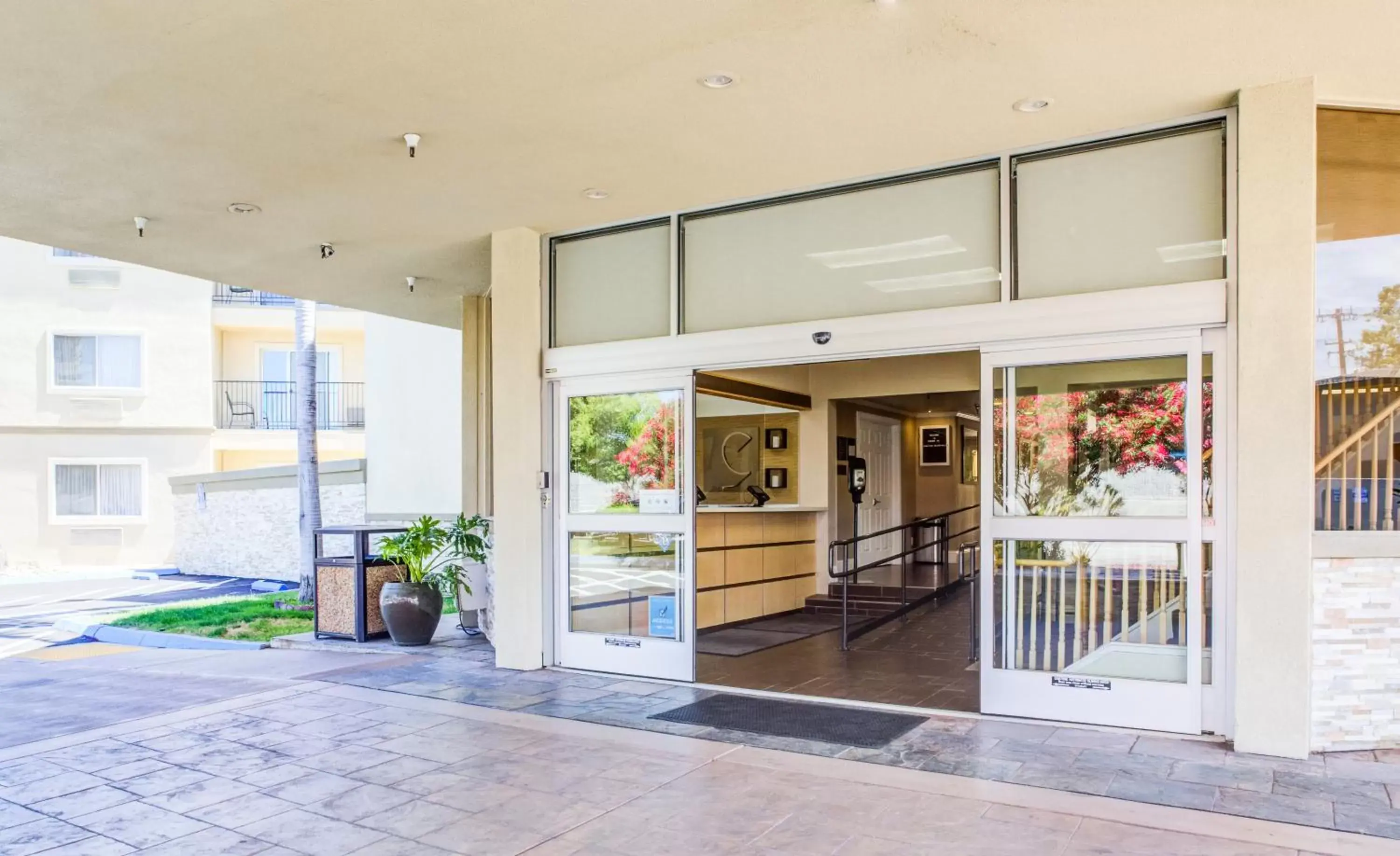 Property building in Comfort Inn Sunnyvale – Silicon Valley