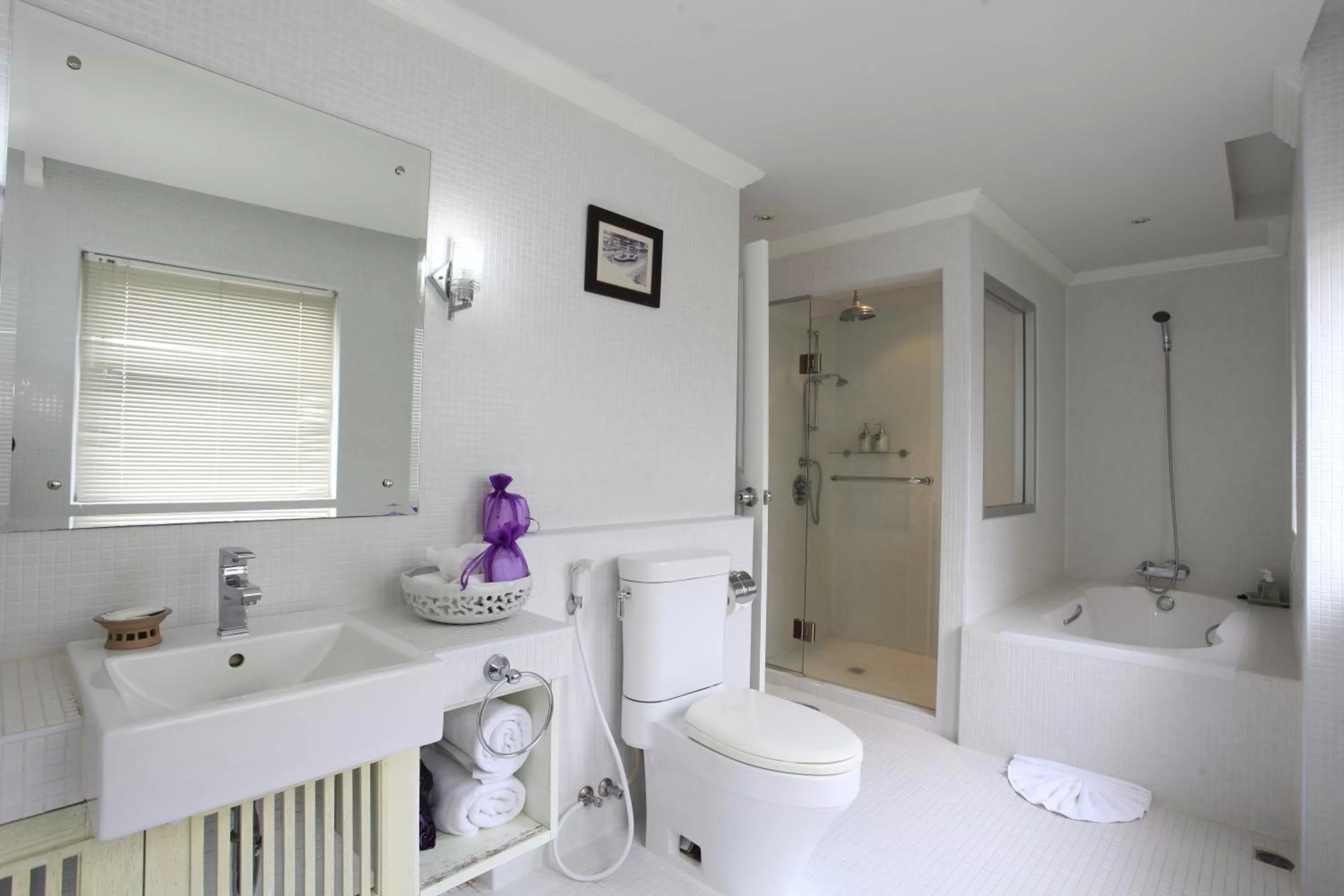 Bathroom in At Pingnakorn Nimman Hotel