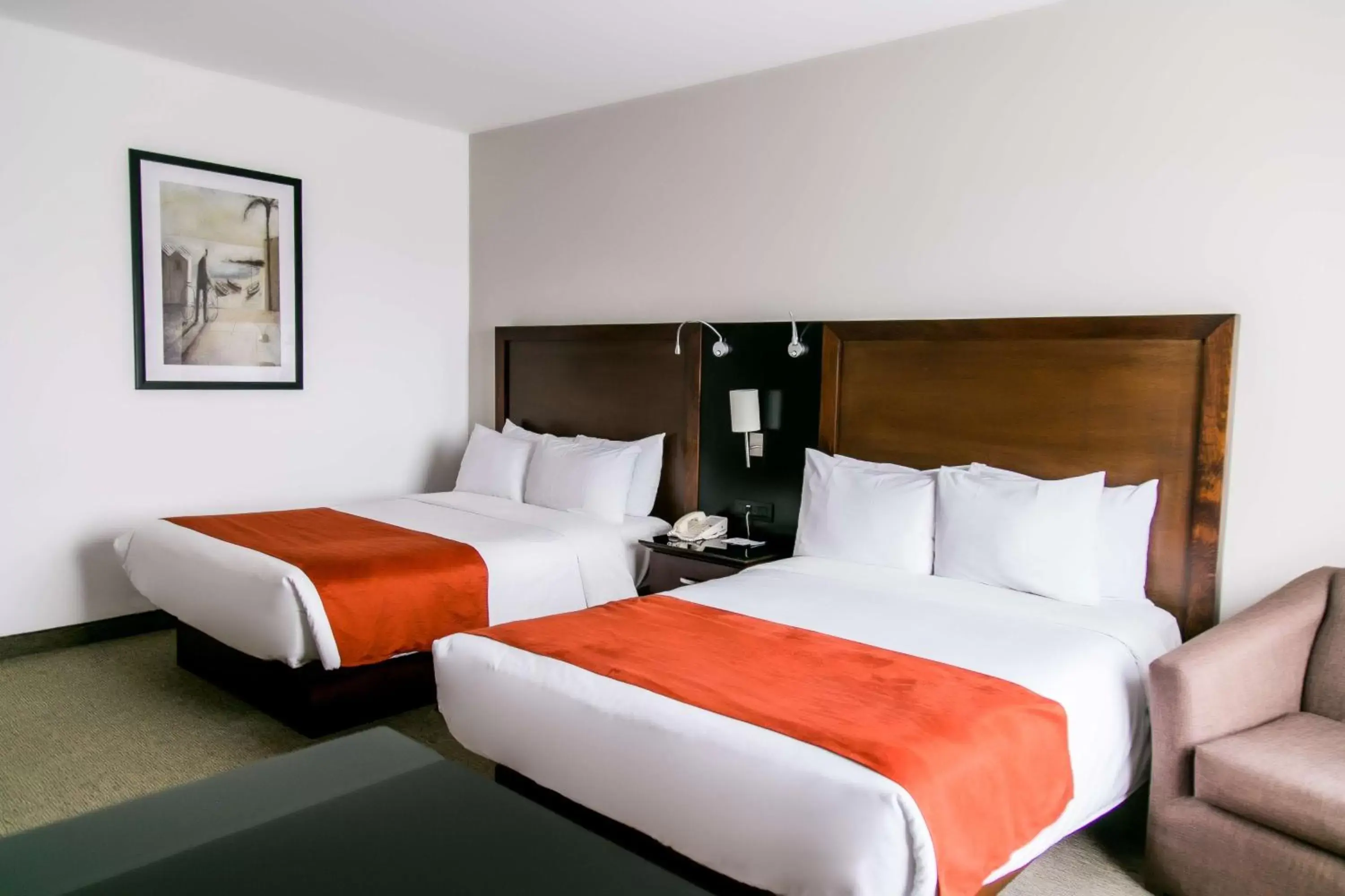 Photo of the whole room, Bed in Radisson Poliforum Plaza Hotel Leon