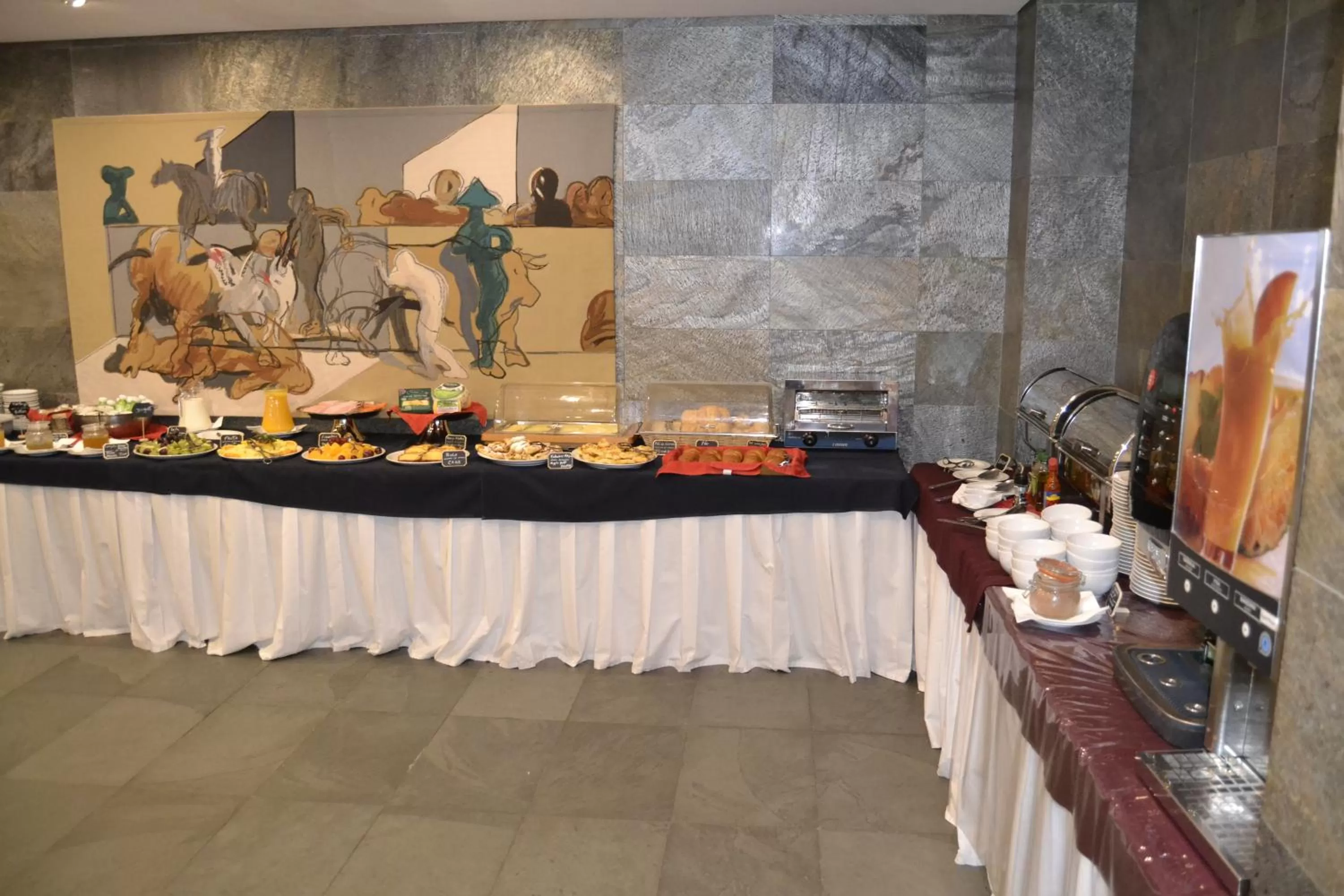 Food and drinks in Pousada de Angra do Heroismo Castelo de S. Sebastiao