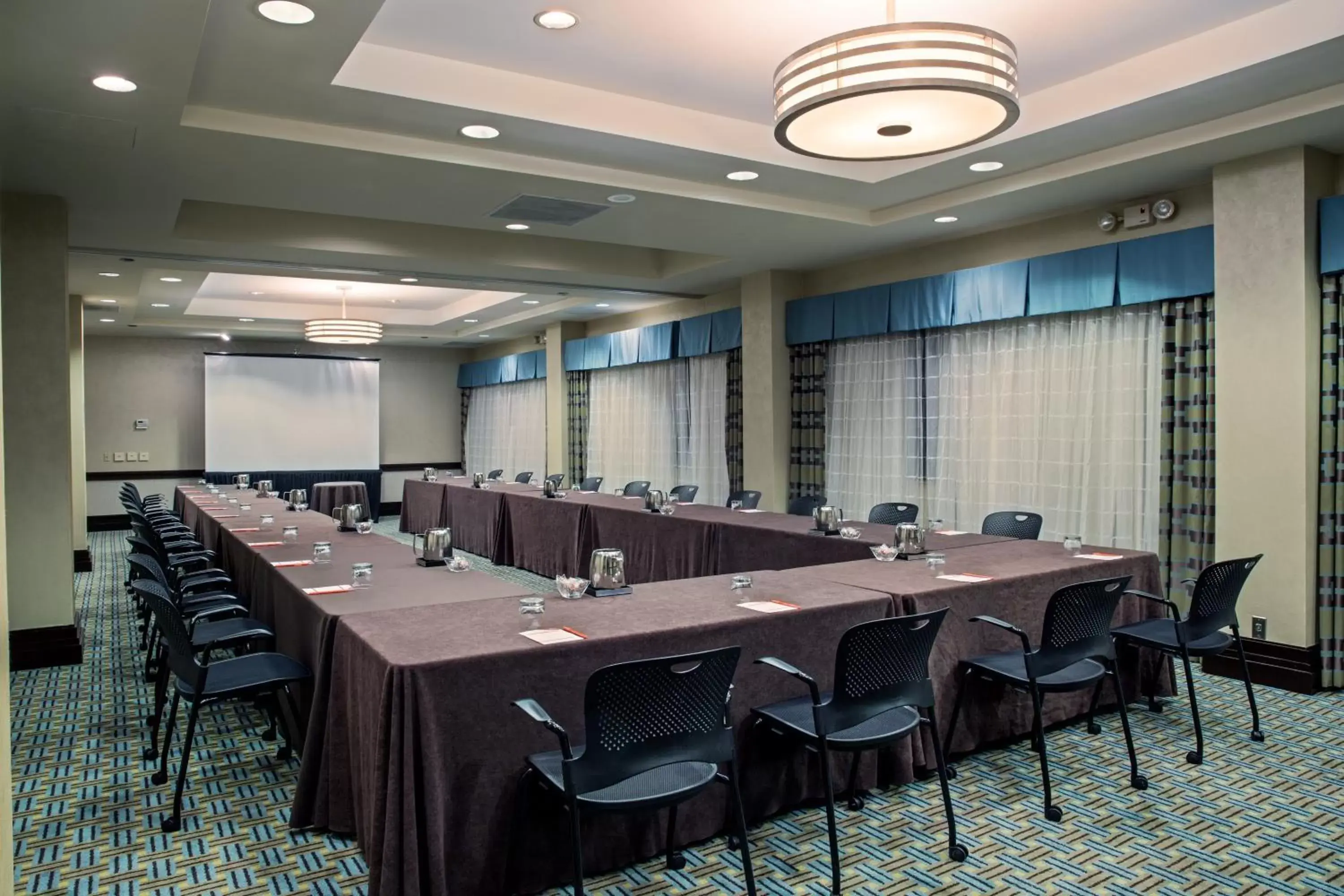 Meeting/conference room in Crowne Plaza Hotel St. Louis Airport, an IHG Hotel