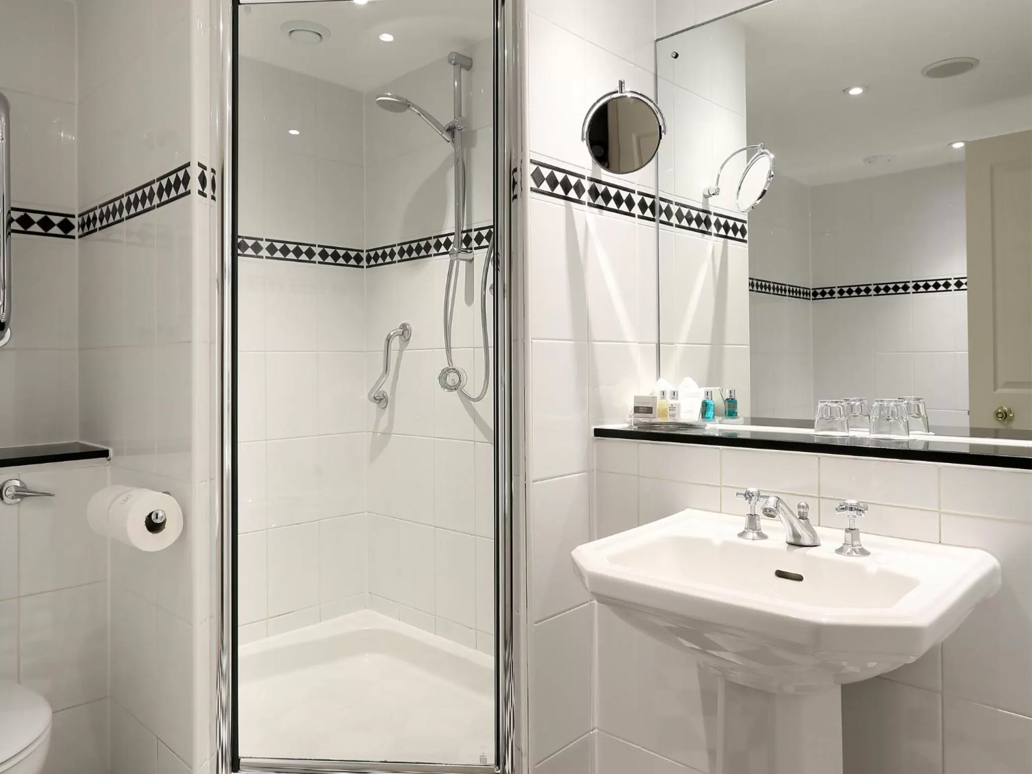 Double Room - Disability Access in Macdonald Berystede Hotel & Spa